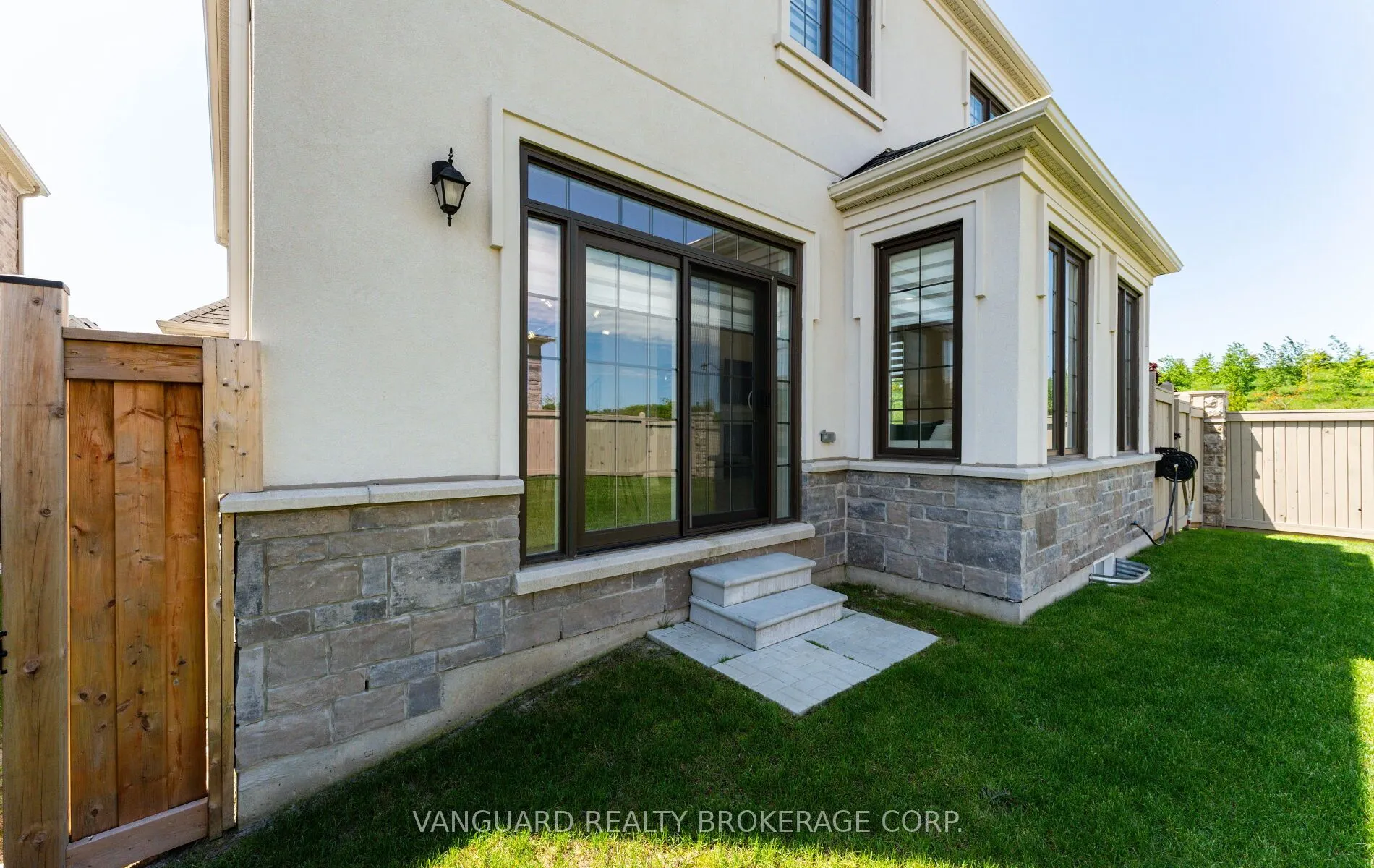 158 Scarlet Way