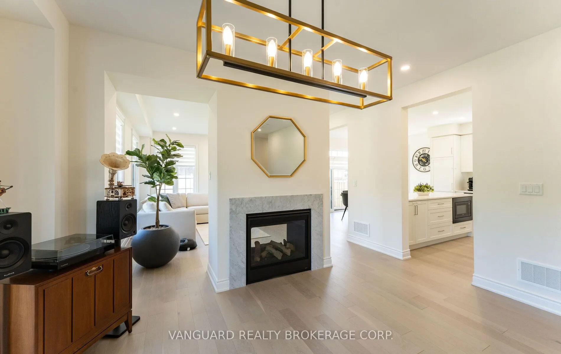 158 Scarlet Way