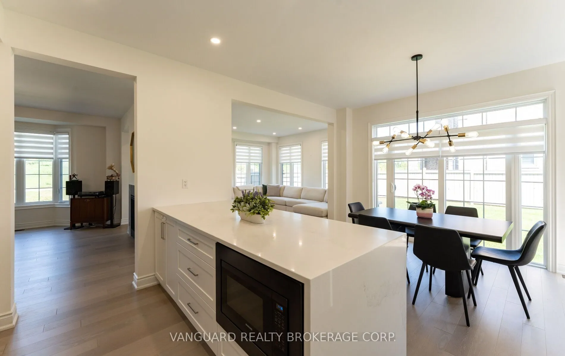 158 Scarlet Way