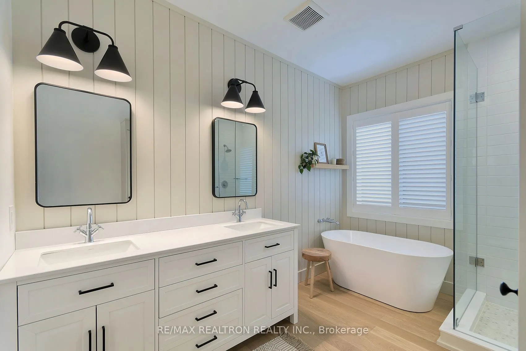 26 Hagen Hollow