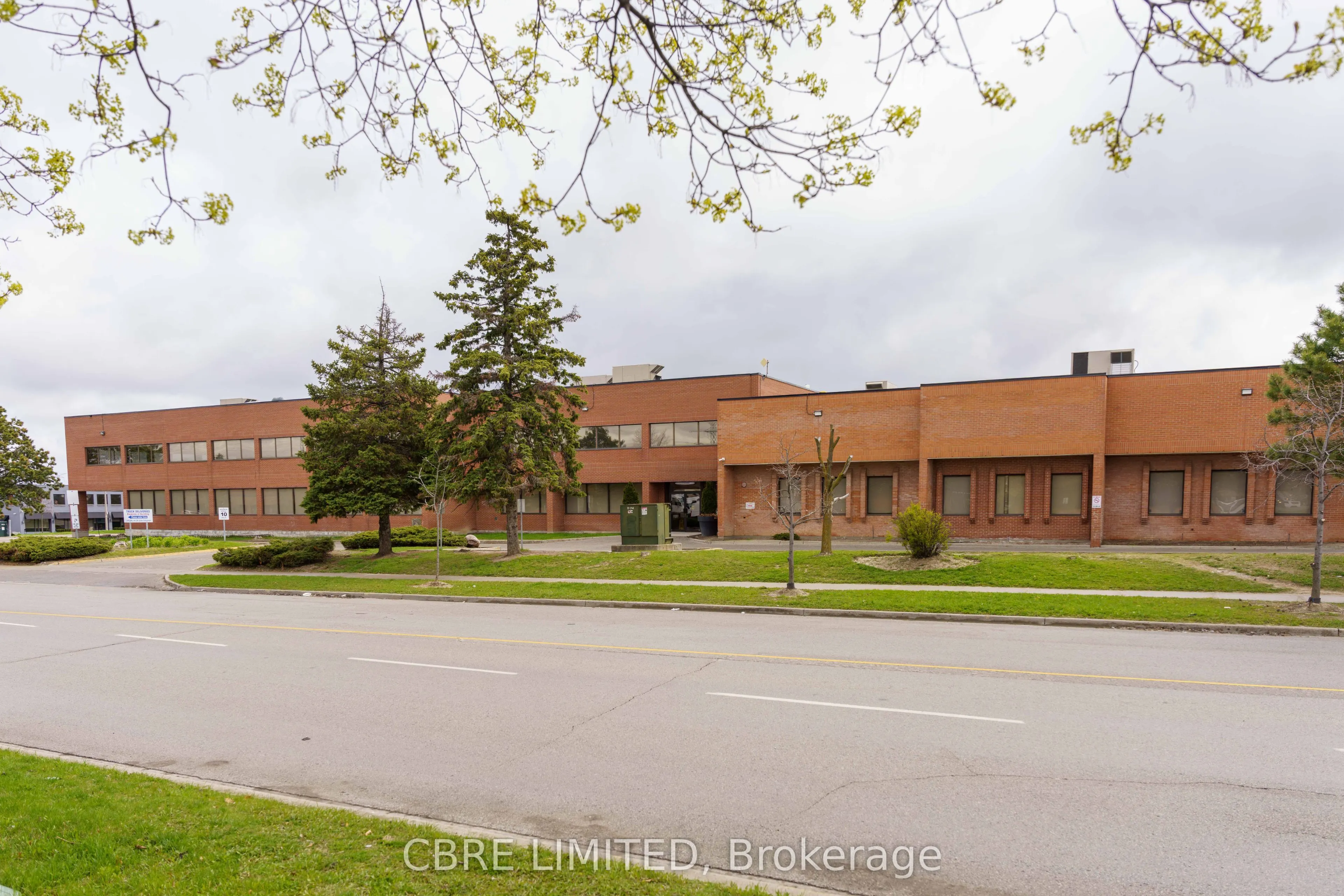 2000 Steeles Avenue W