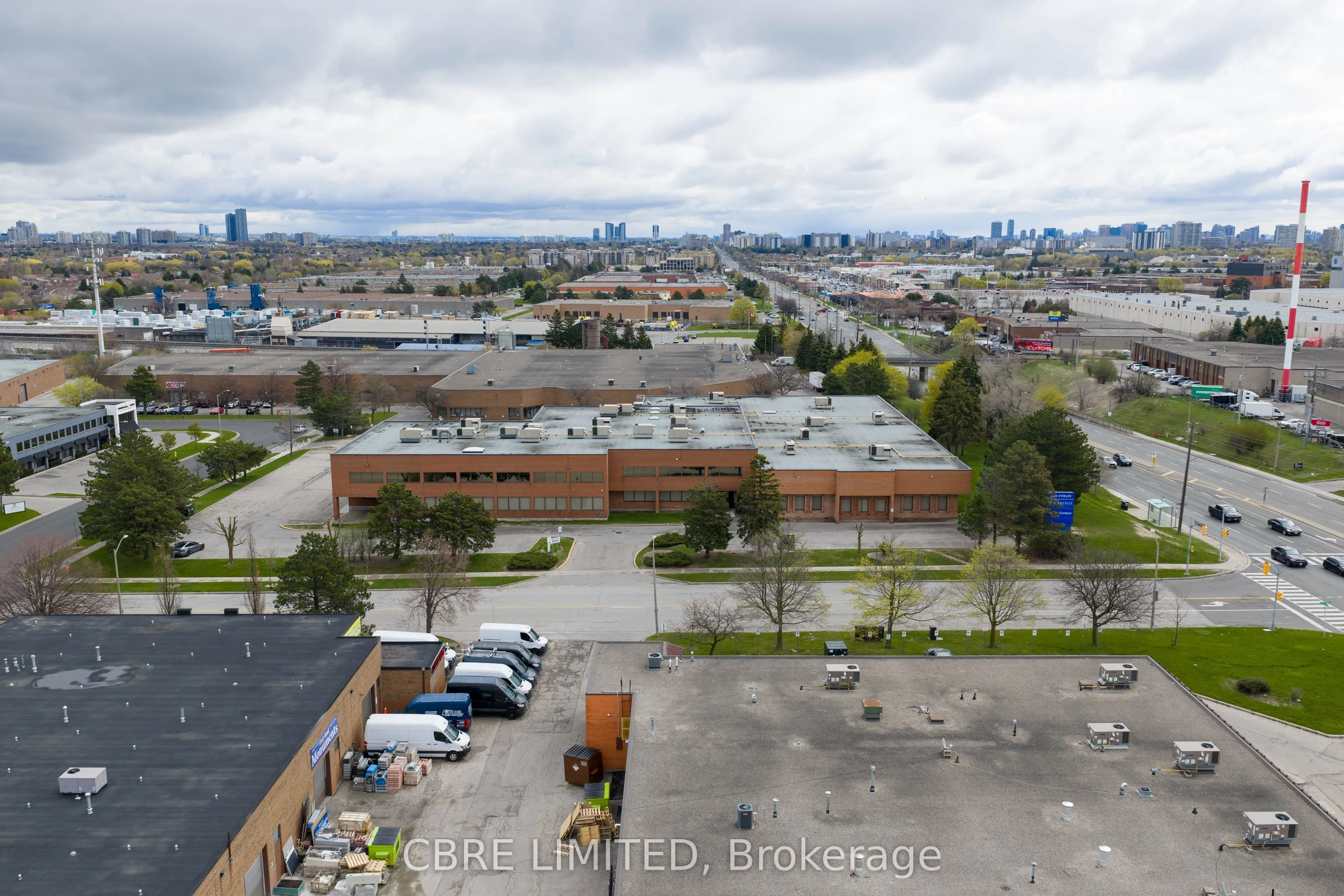 2000 Steeles Avenue W