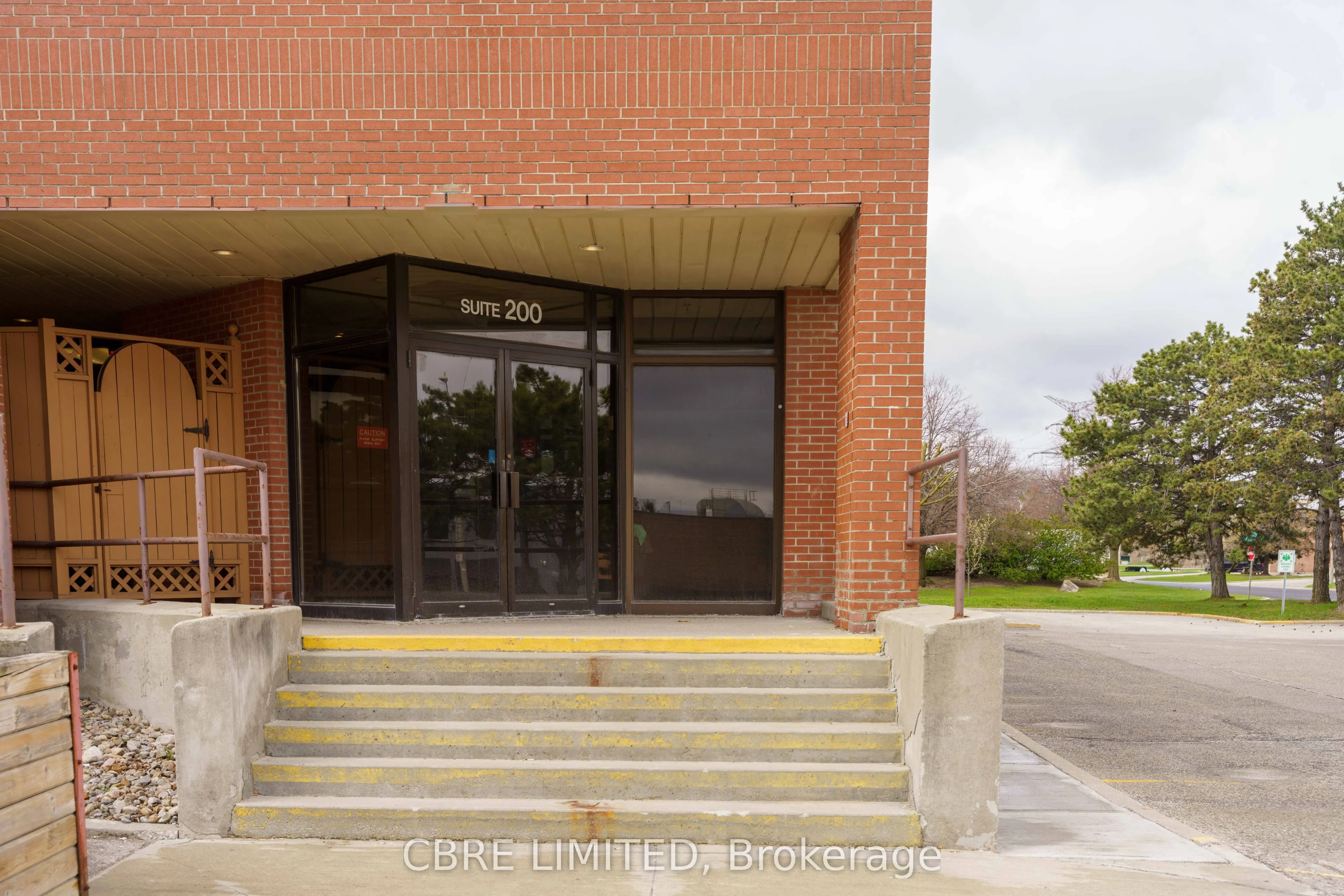 2000 Steeles Avenue W