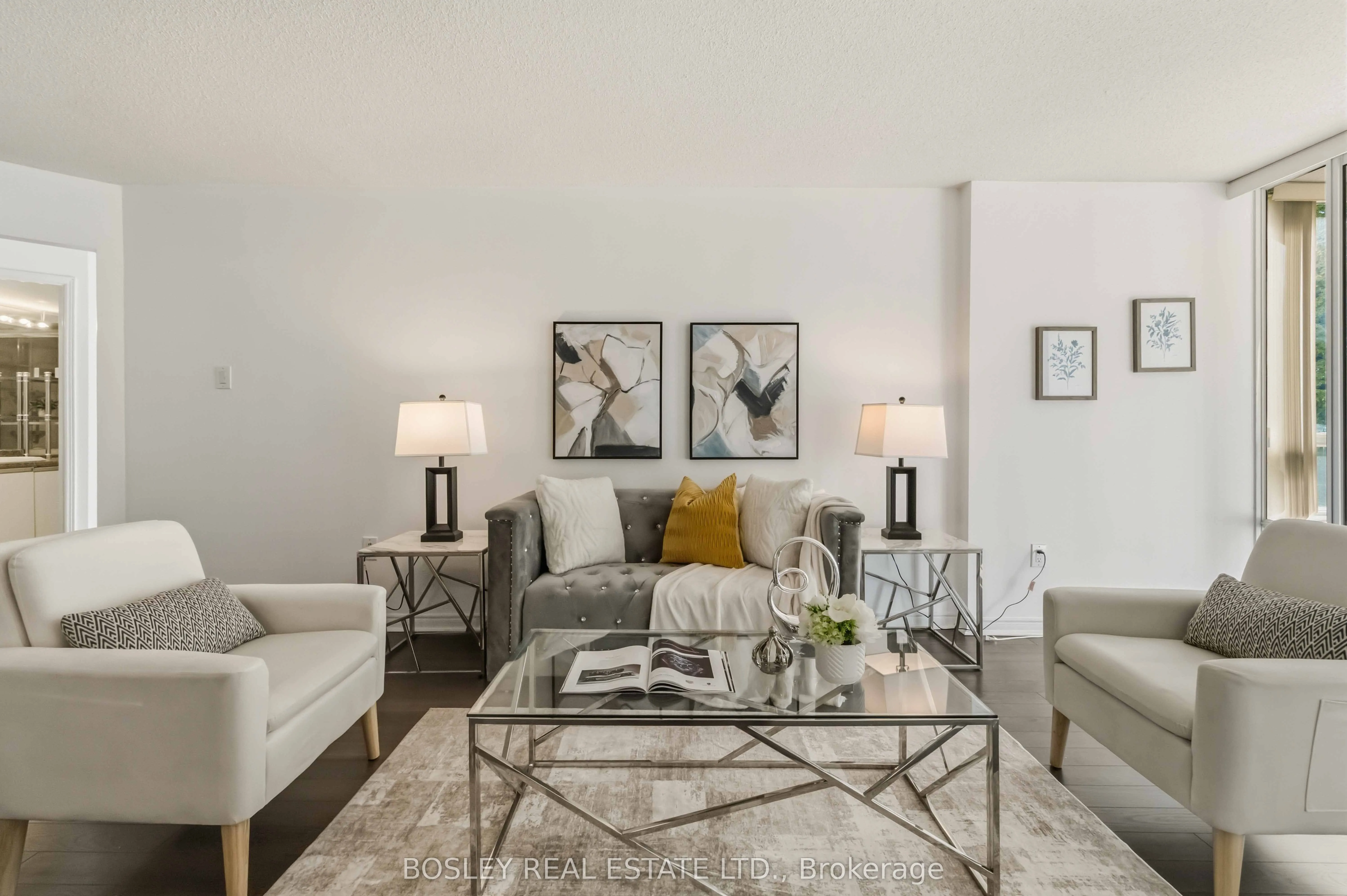 7250 Yonge Street #206