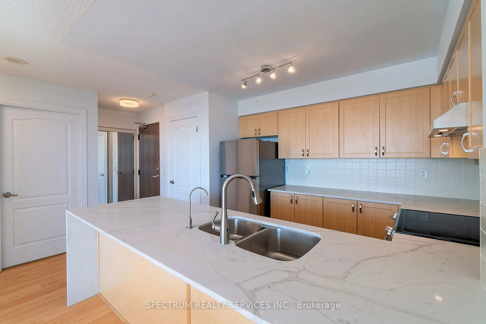 15 North Park Road #904