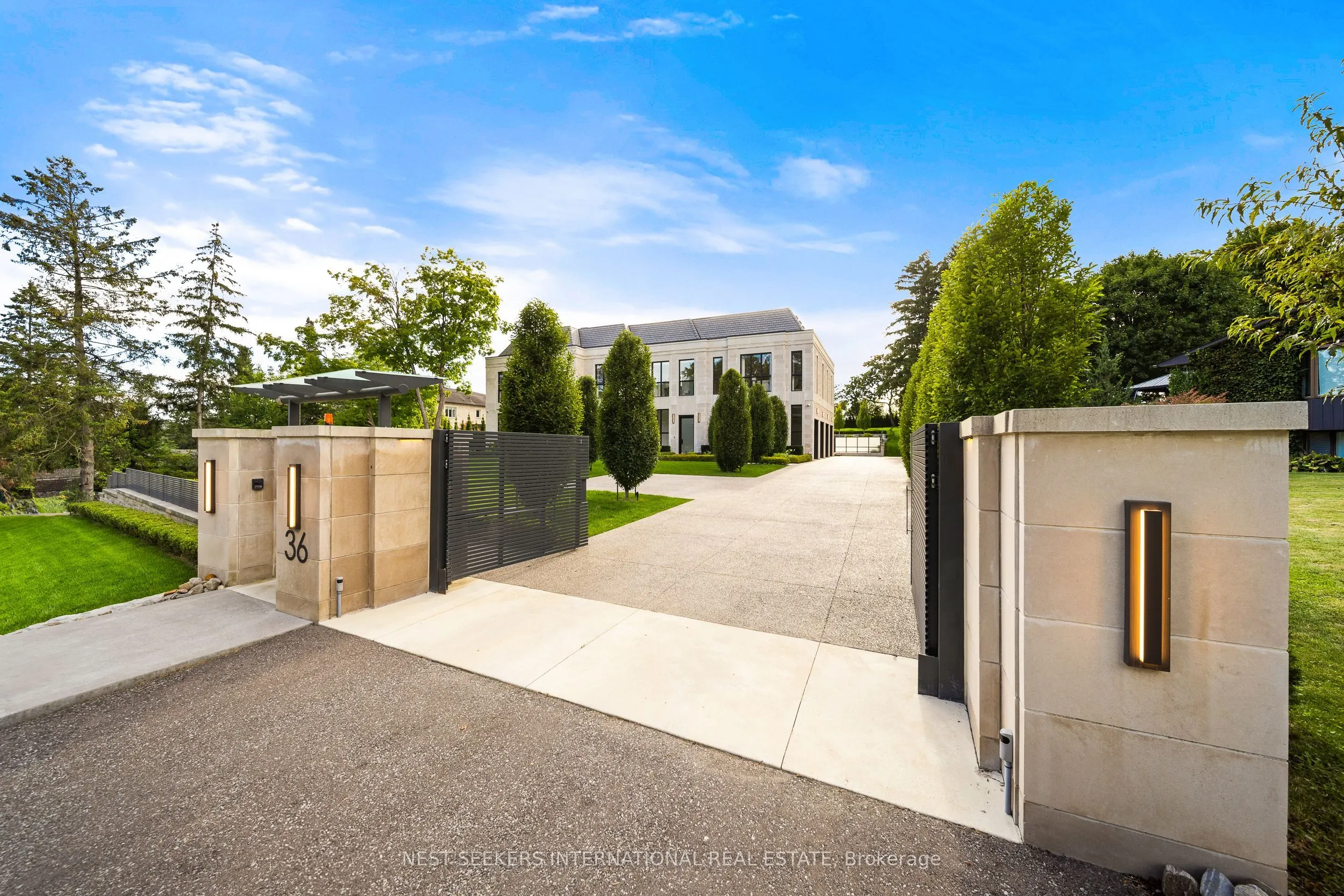 36 Waymar Heights Boulevard