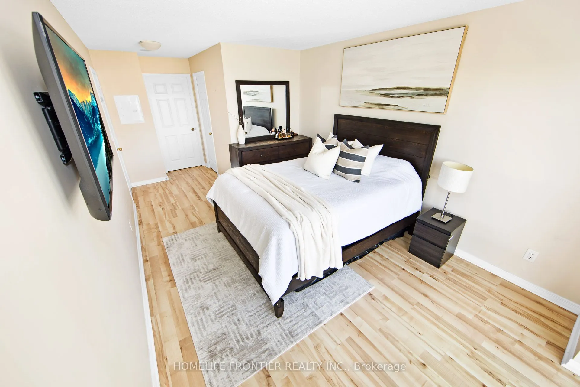 185 Oneida Crescent #1117