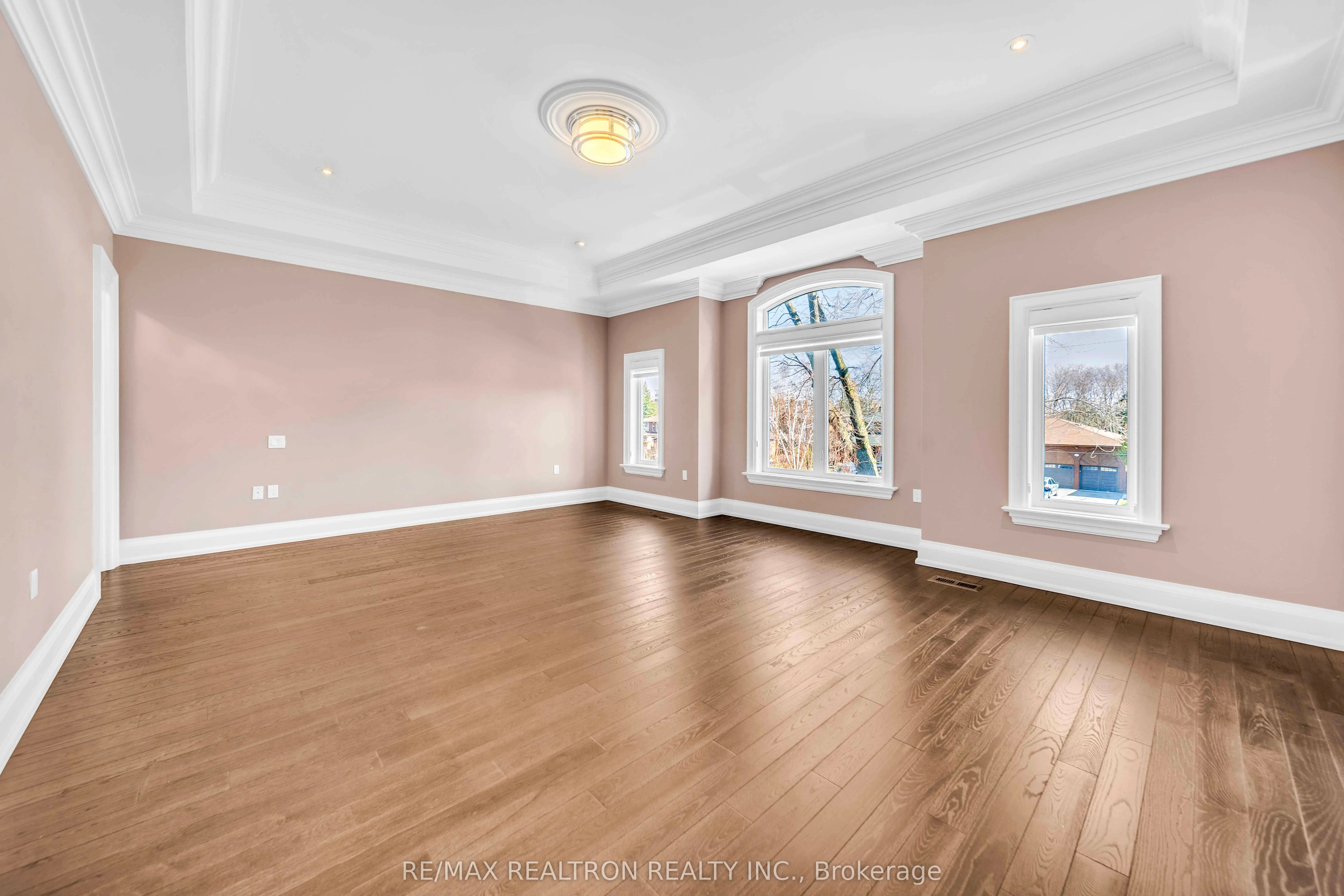 74 Yongehurst Road