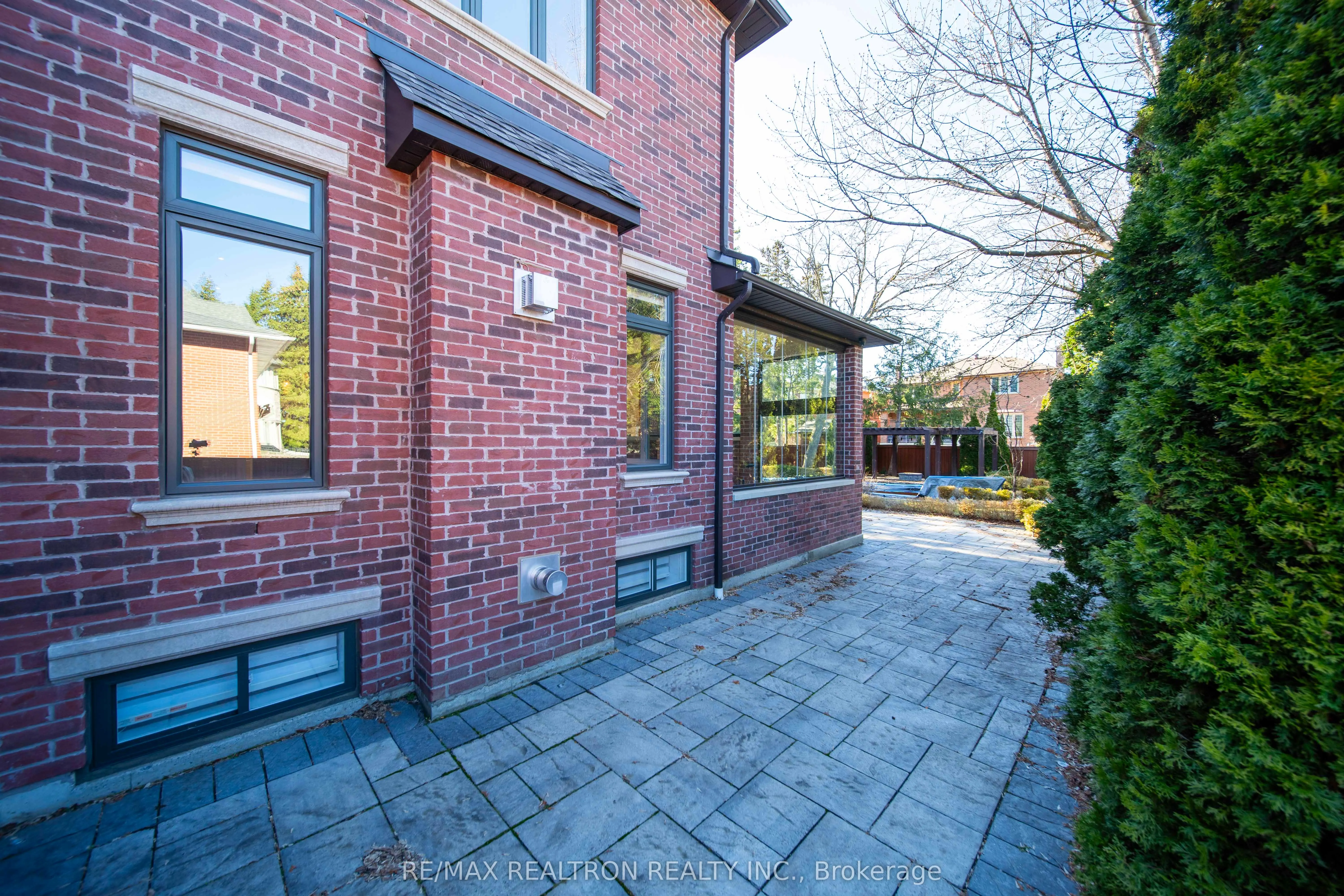 74 Yongehurst Road