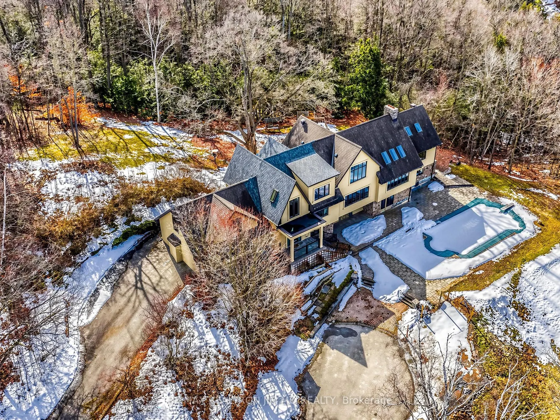 1785 Davis Drive W