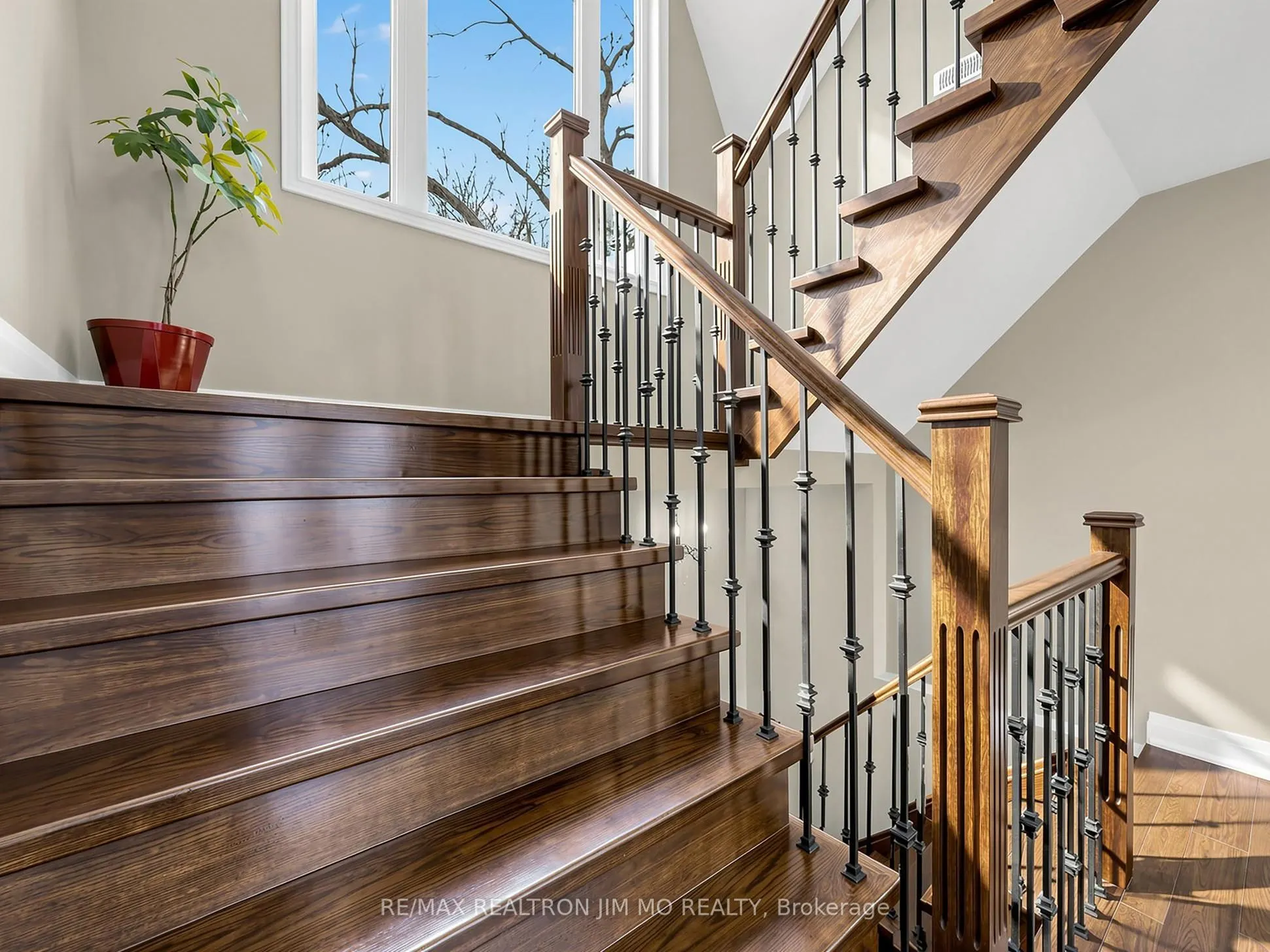 1785 Davis Drive W