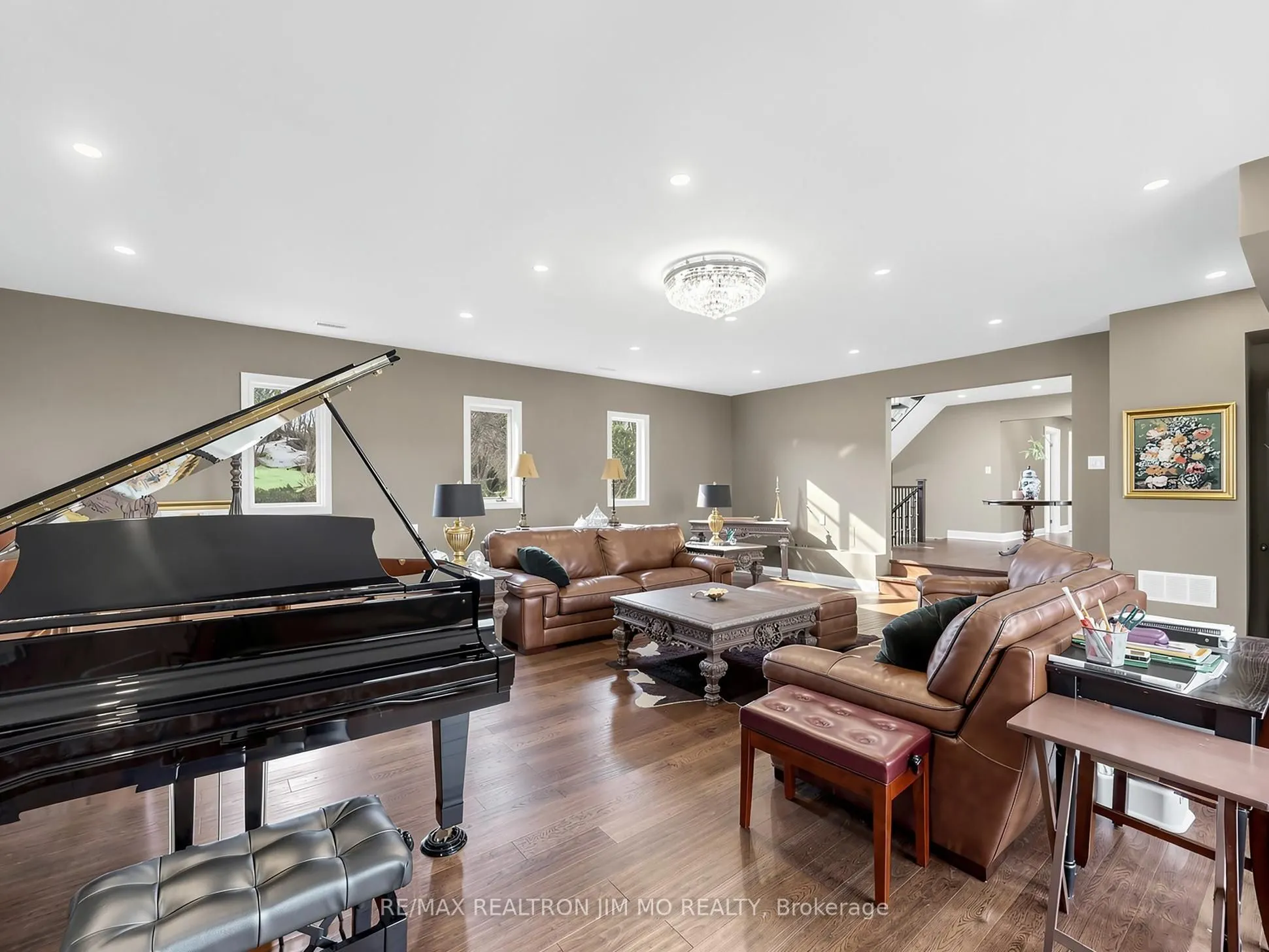 1785 Davis Drive W