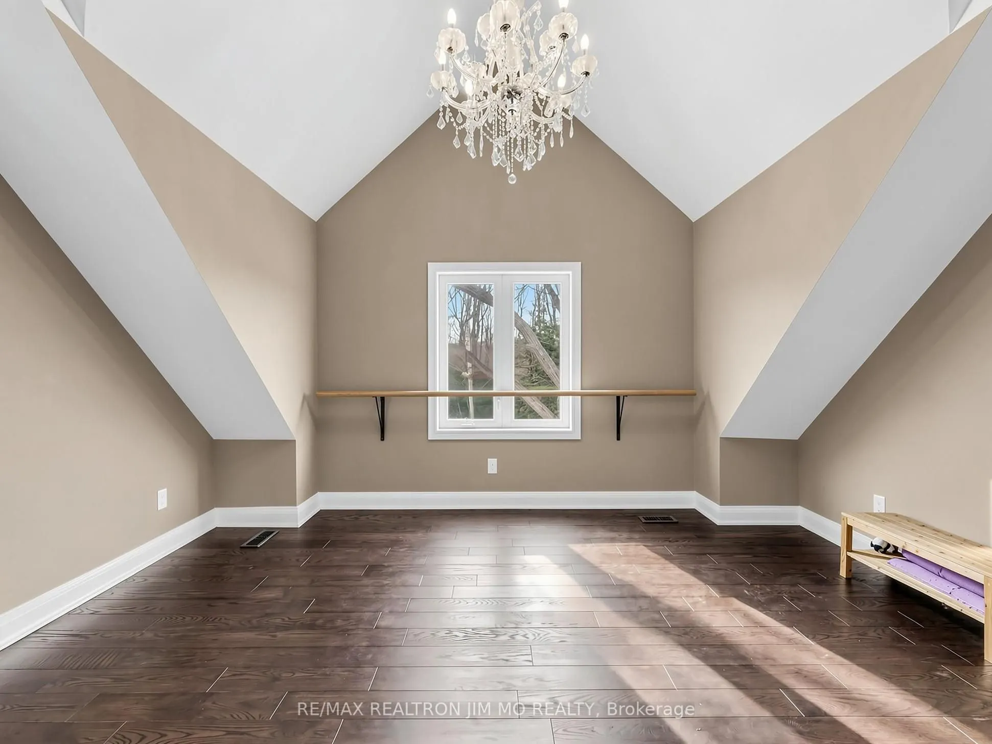 1785 Davis Drive W