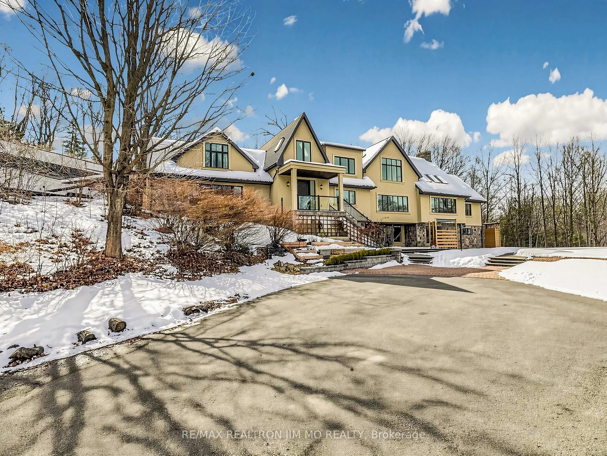 1785 Davis Drive W