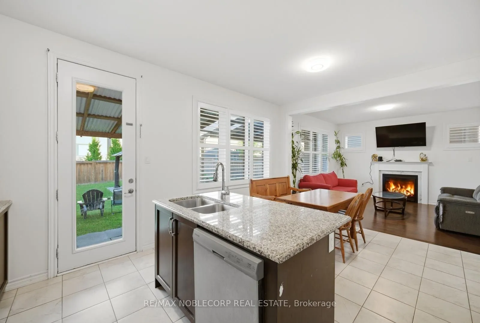 15 Gould Crescent