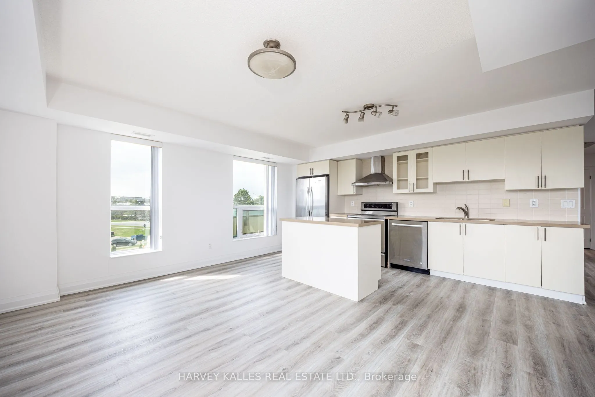 75 Norman Bethune Avenue #317