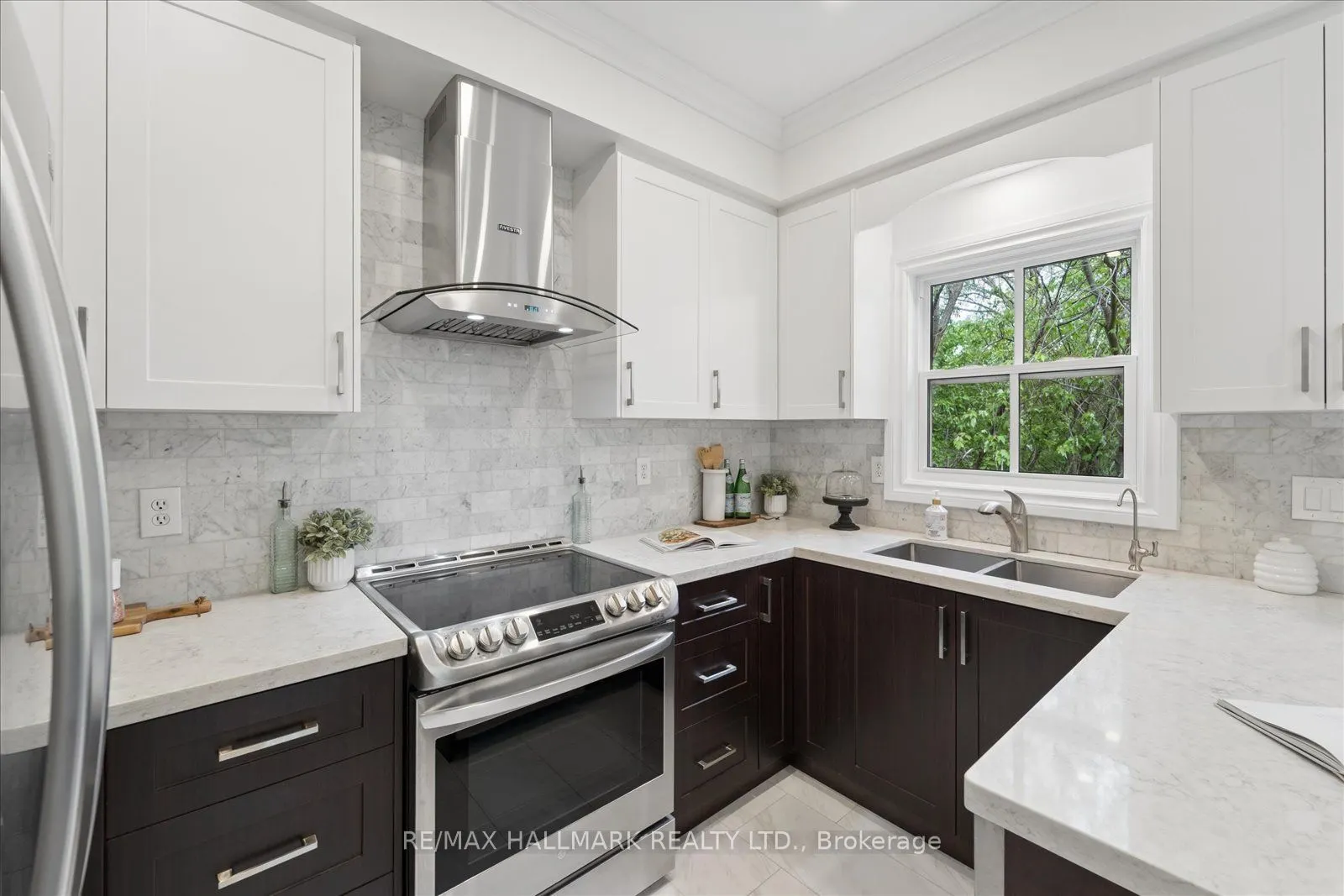 13 E J Lennox Way #1