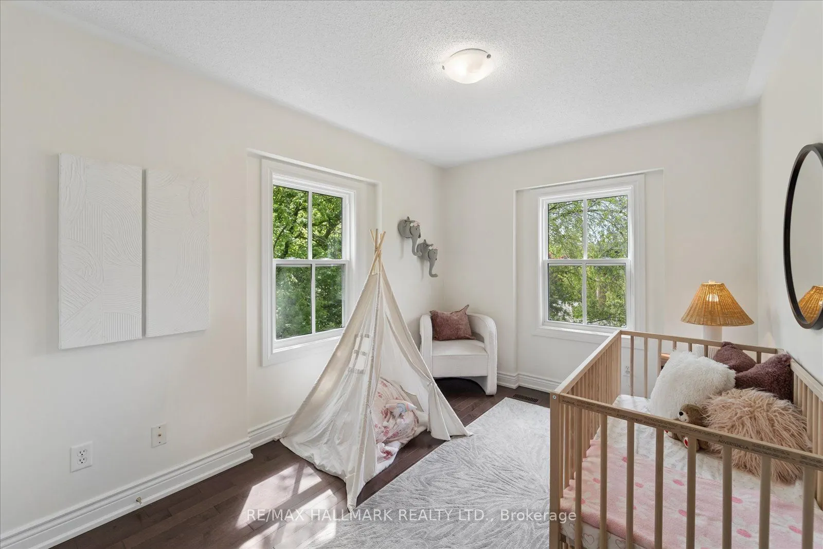 13 E J Lennox Way #1