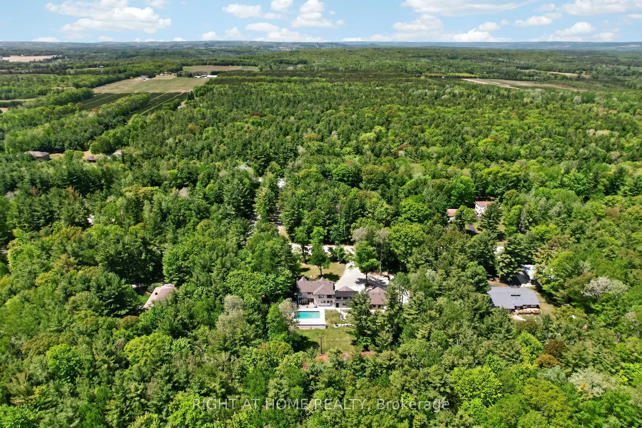 16 Woodland Heights Drive