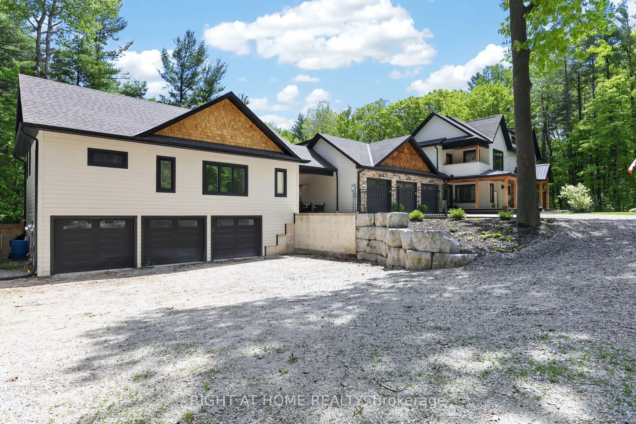 16 Woodland Heights Drive