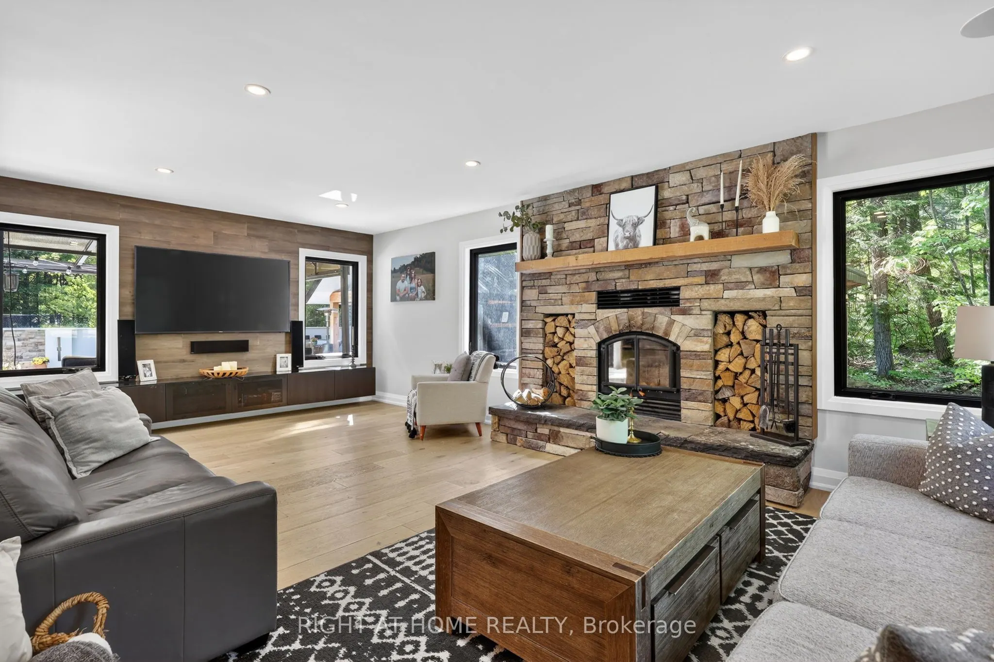 16 Woodland Heights Drive
