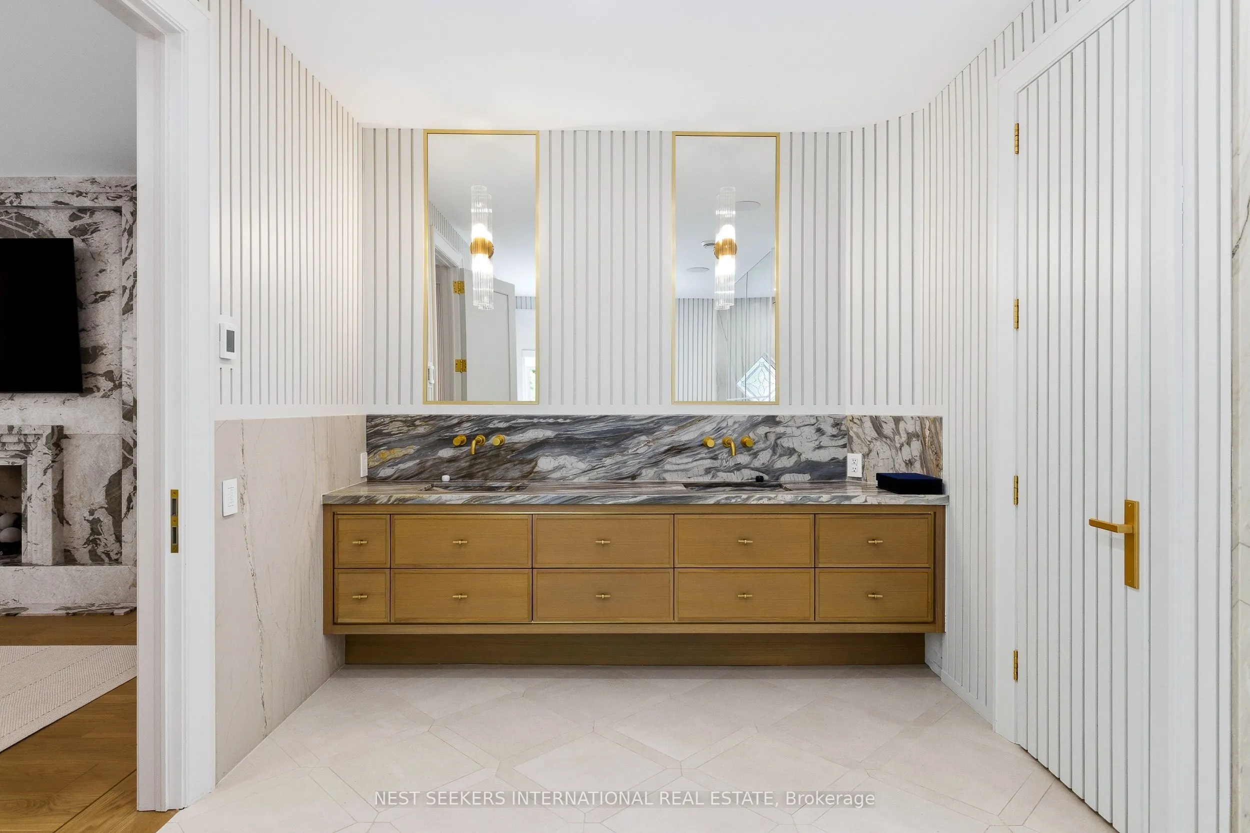 35 Kingswood Drive