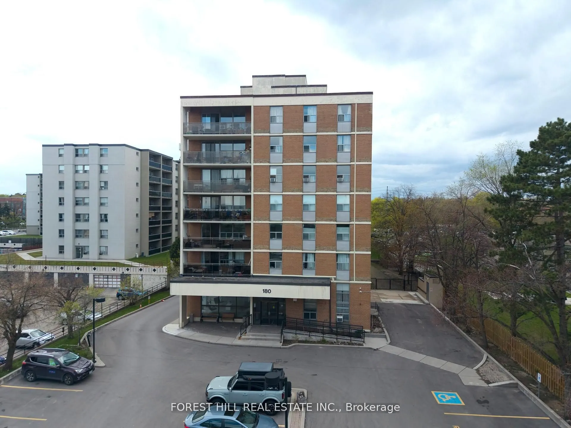180 DUDLEY Avenue #302
