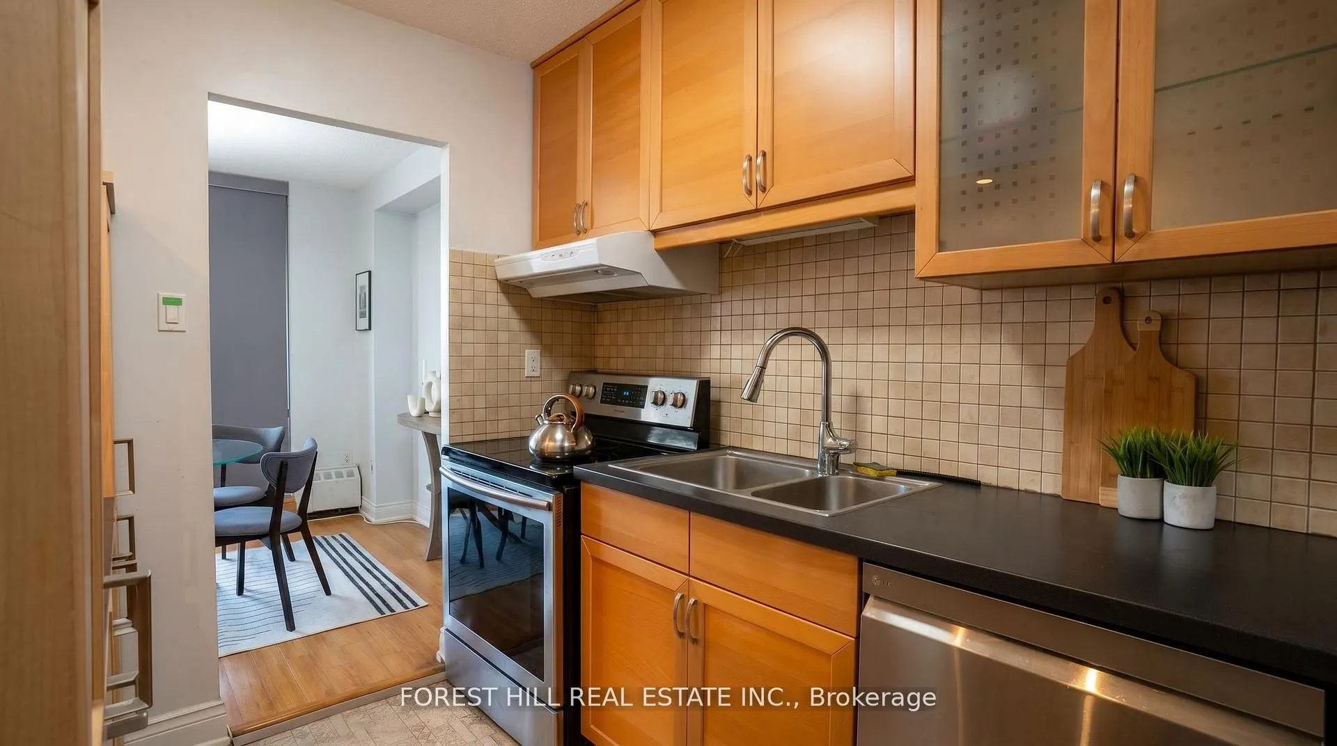 180 DUDLEY Avenue #302
