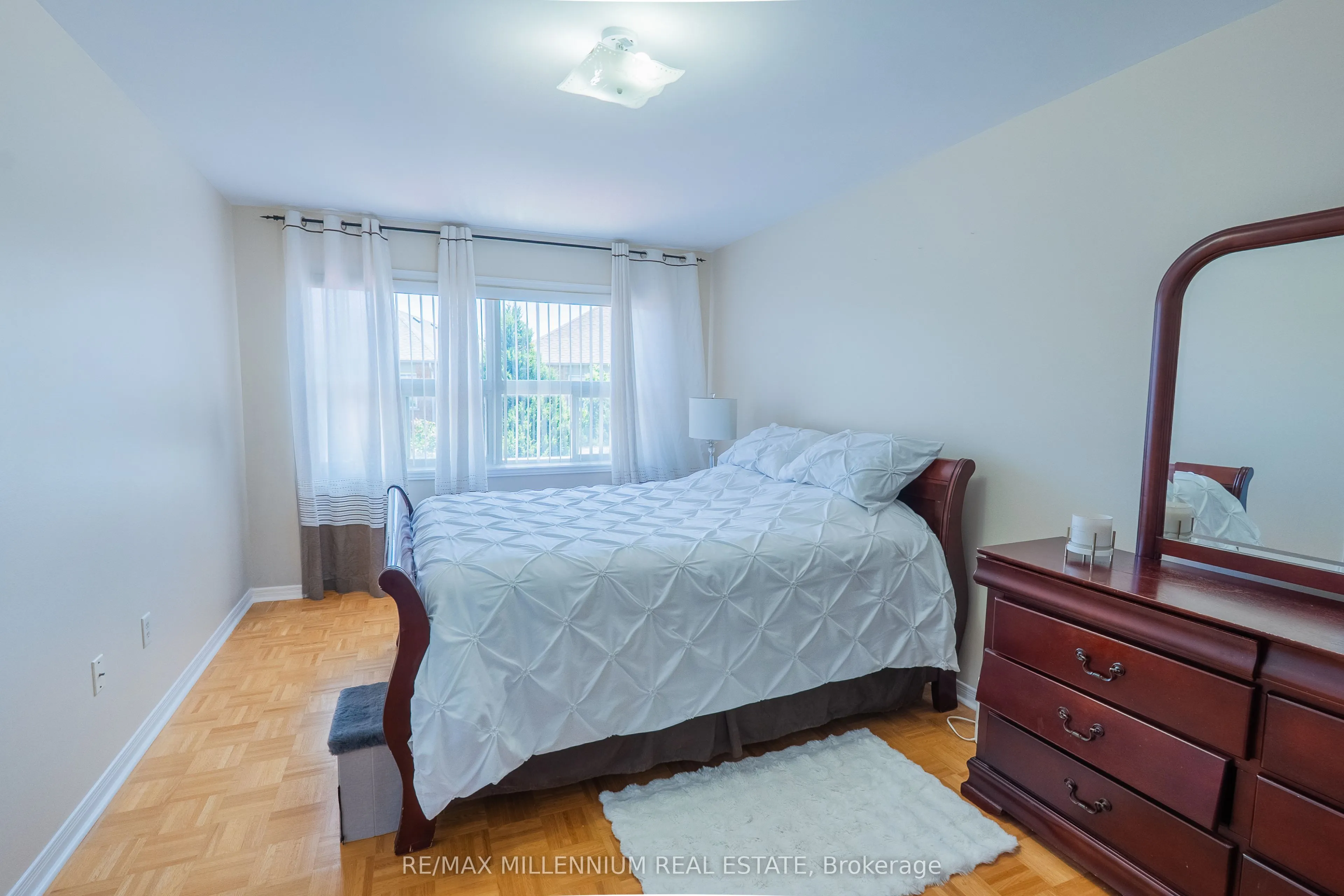 90 Ronan Crescent