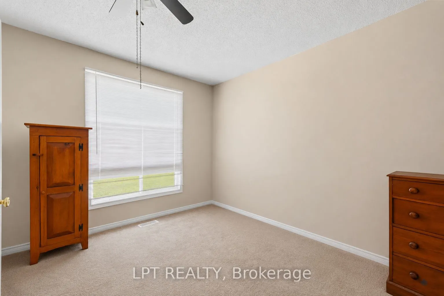 204 The Queensway S