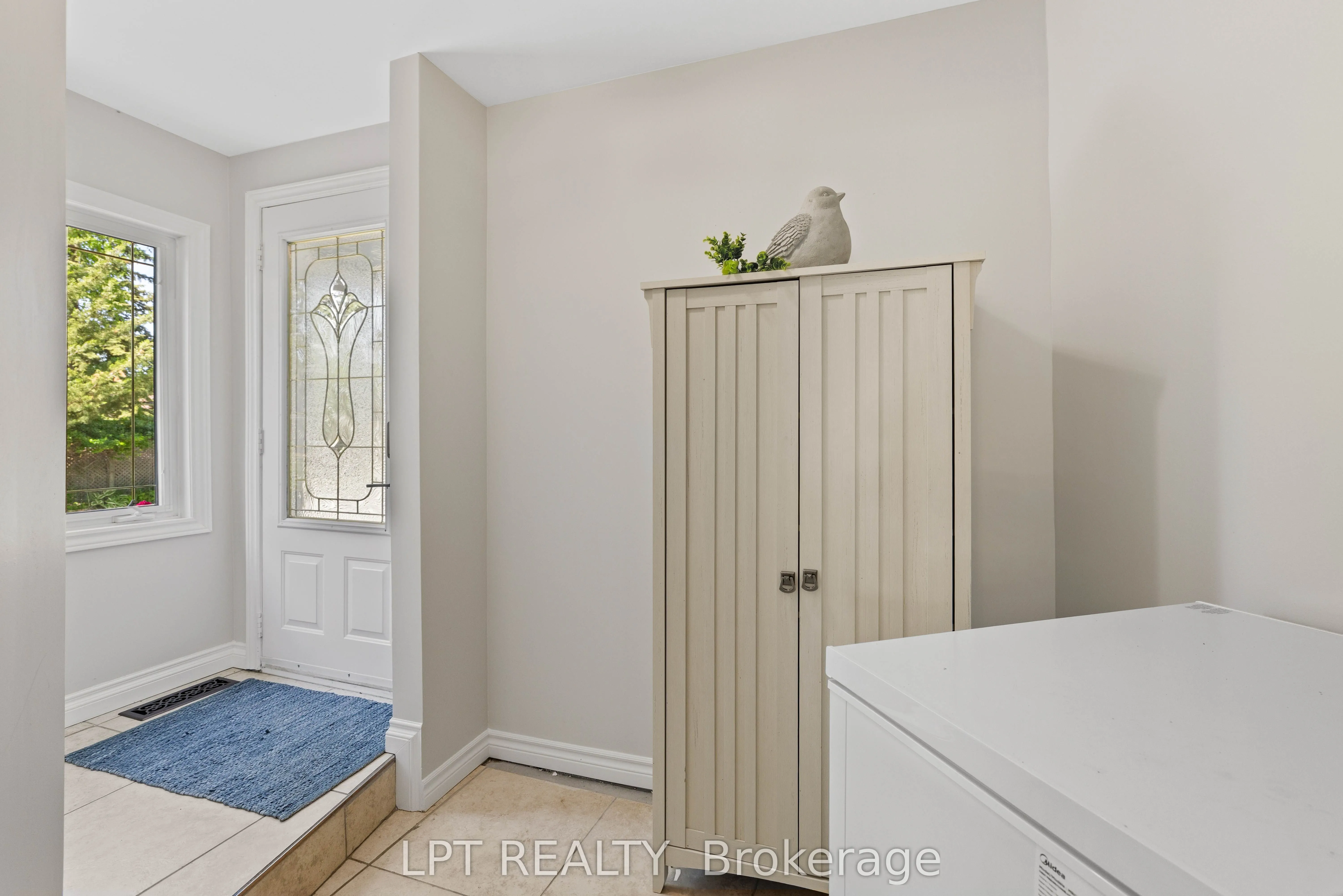 204 The Queensway S