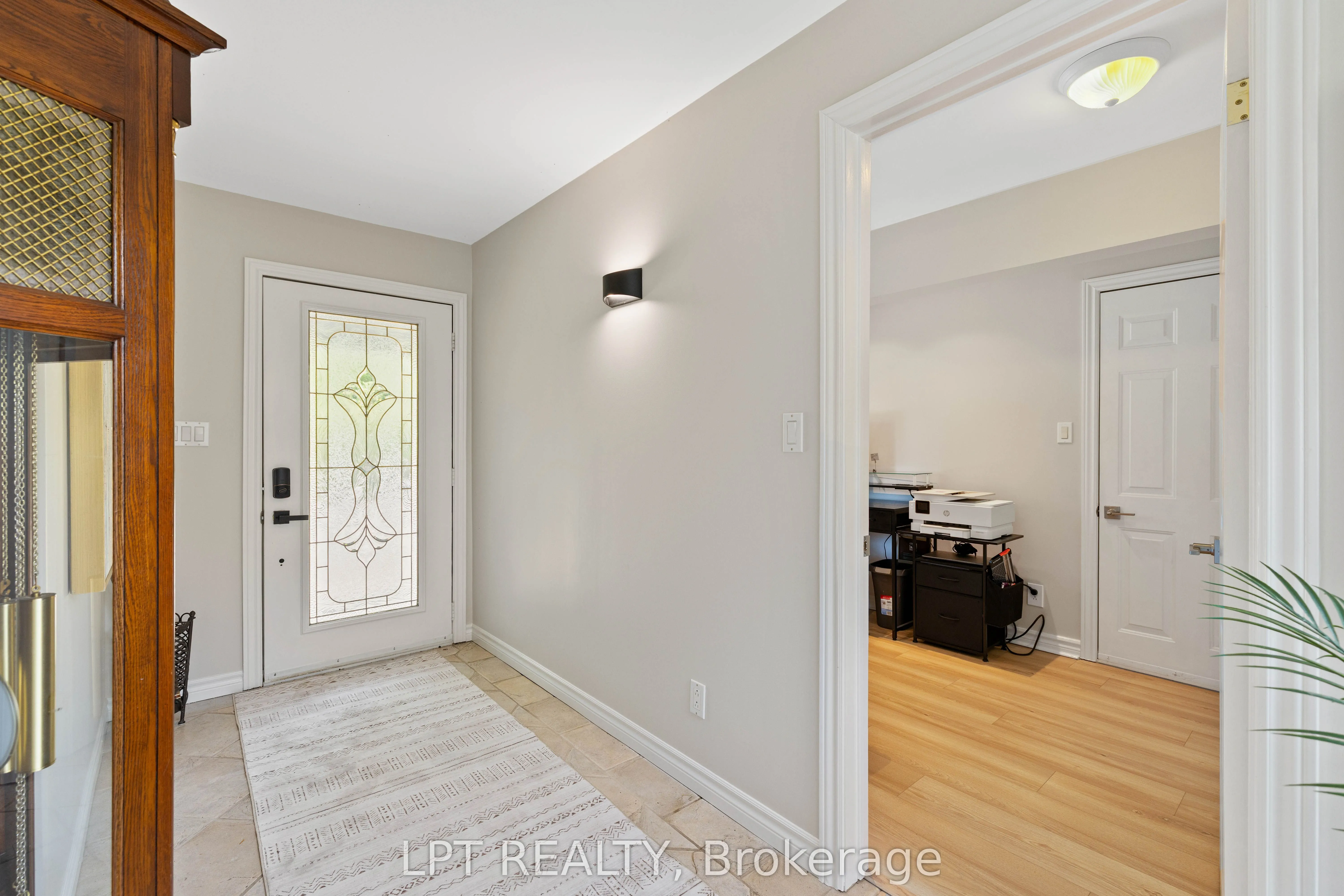 204 The Queensway S