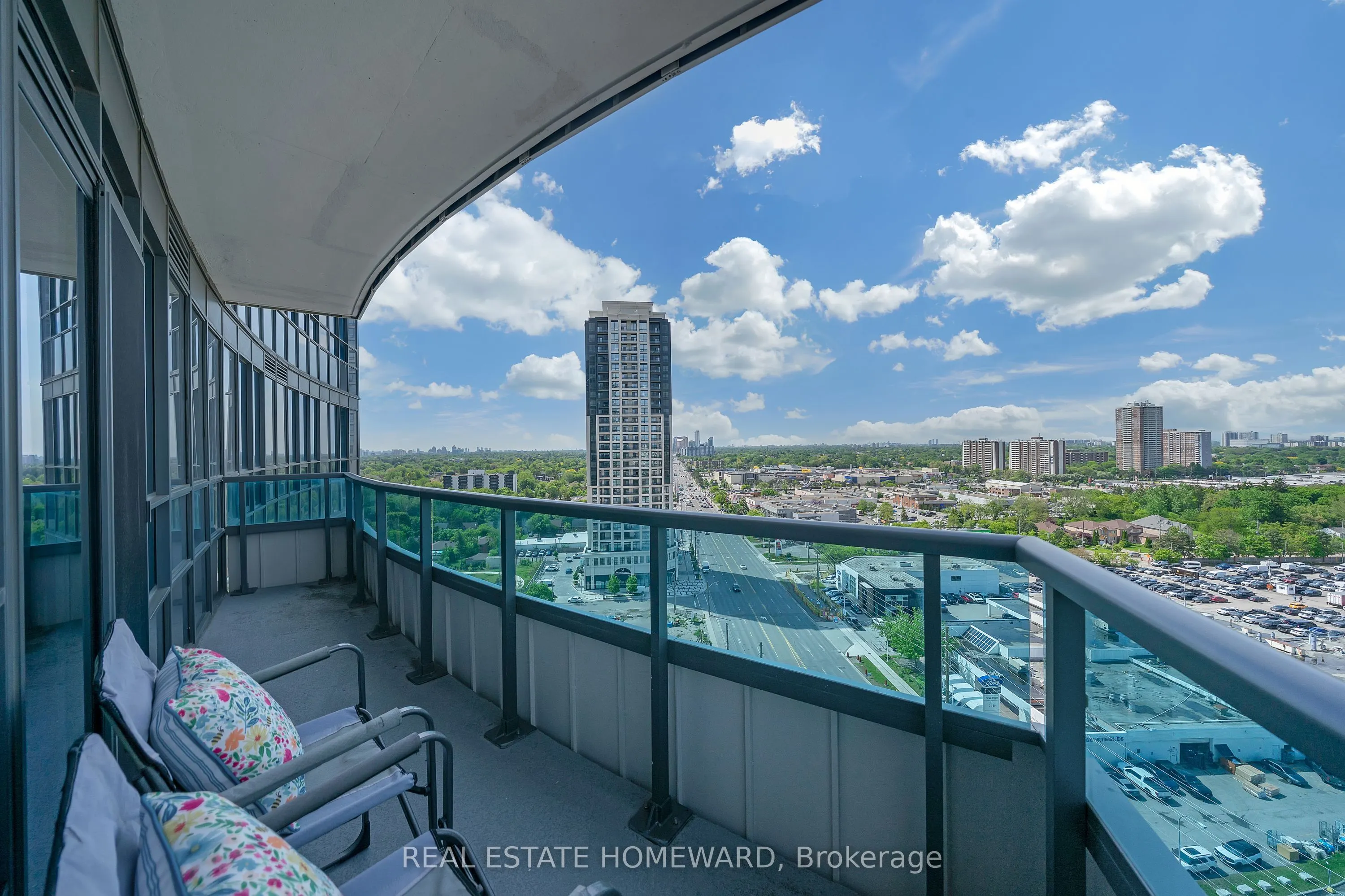 7161 Yonge Street #1525