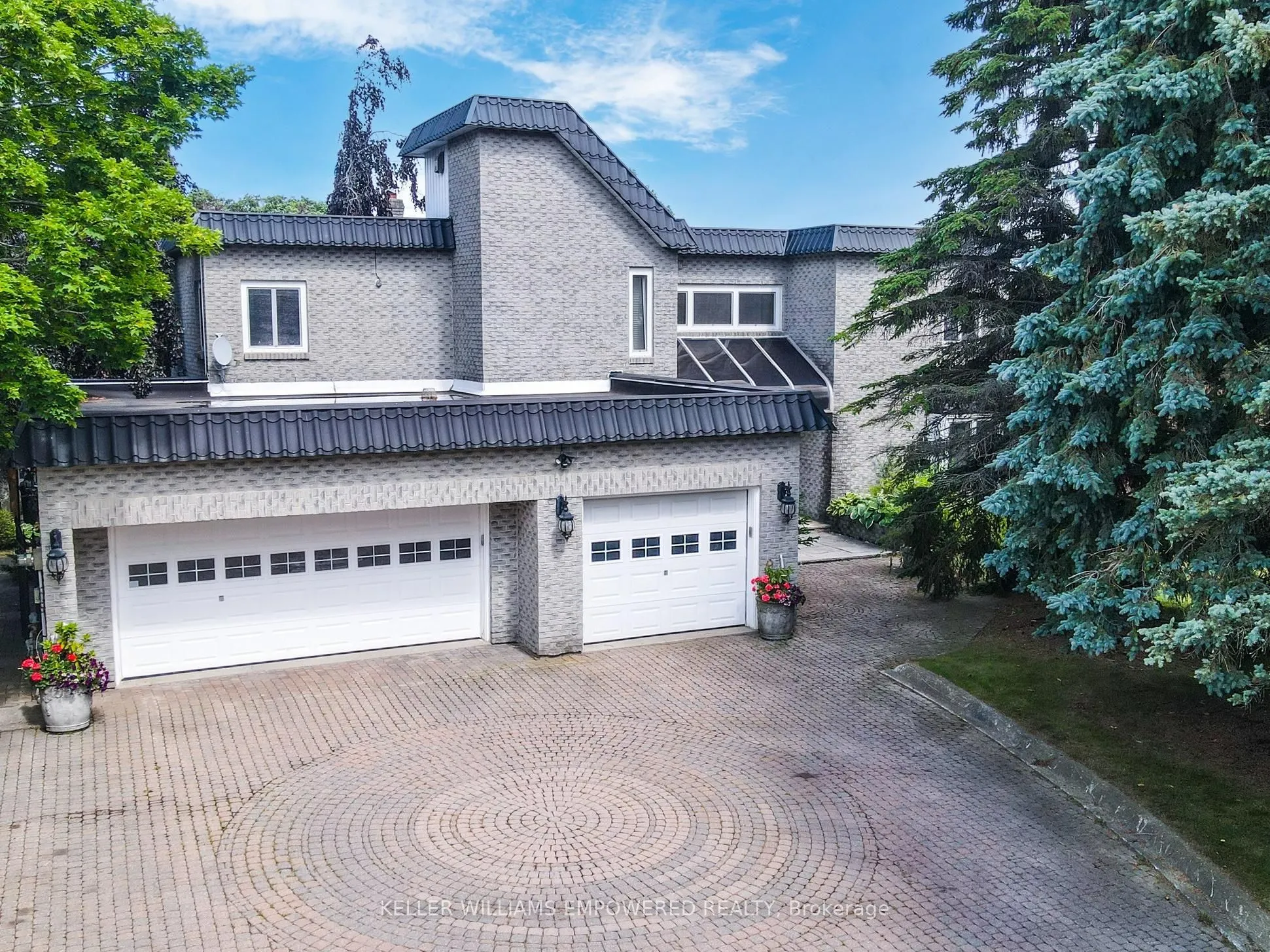 788 Woodland Acres Crescent