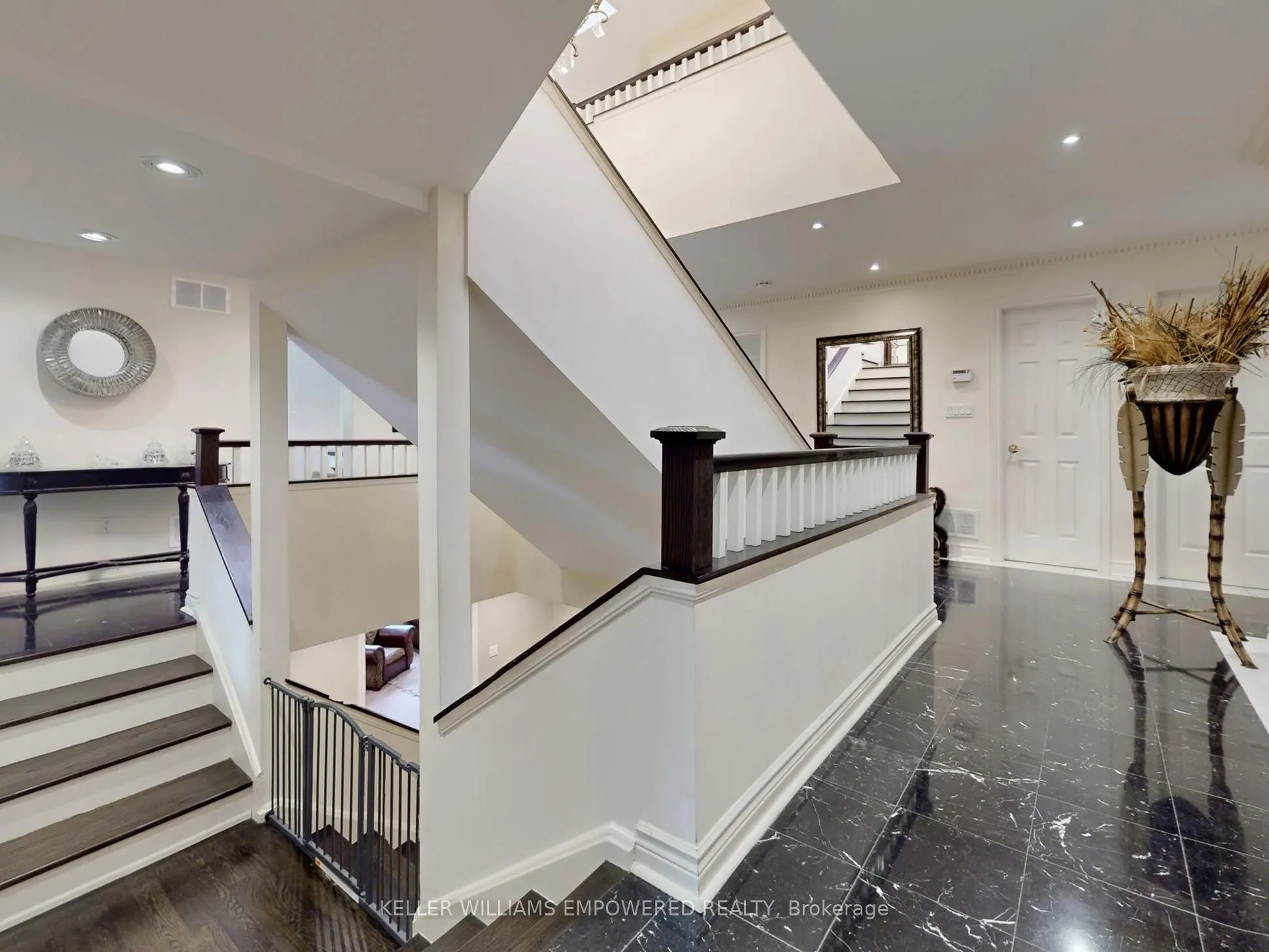 788 Woodland Acres Crescent