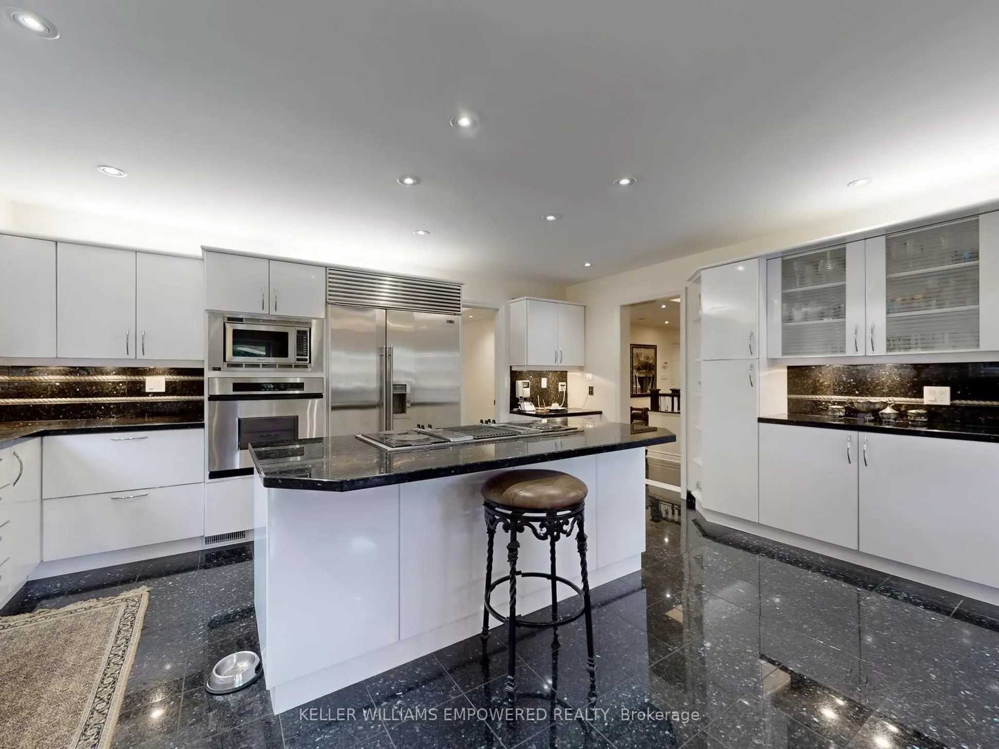 788 Woodland Acres Crescent