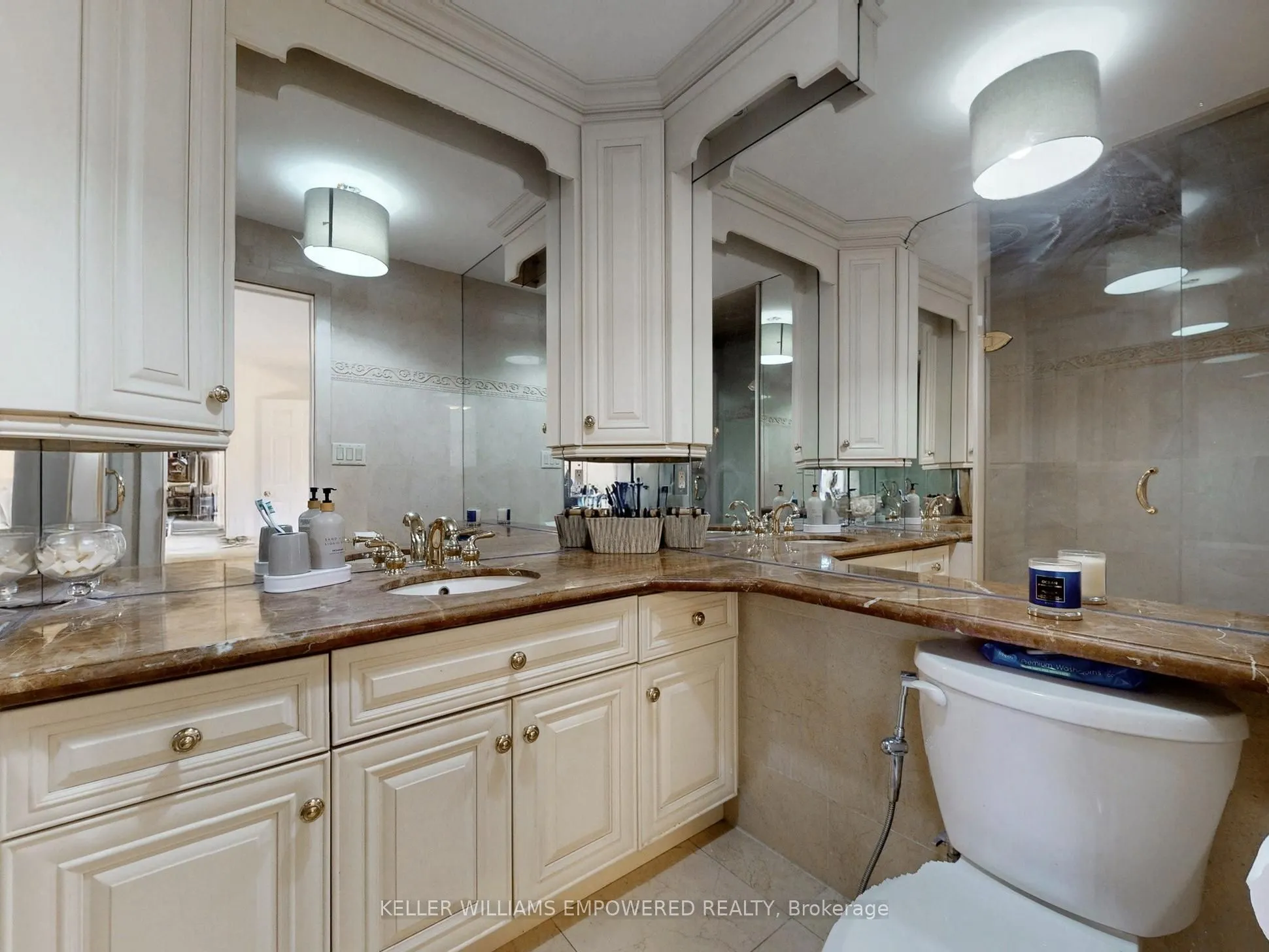 788 Woodland Acres Crescent