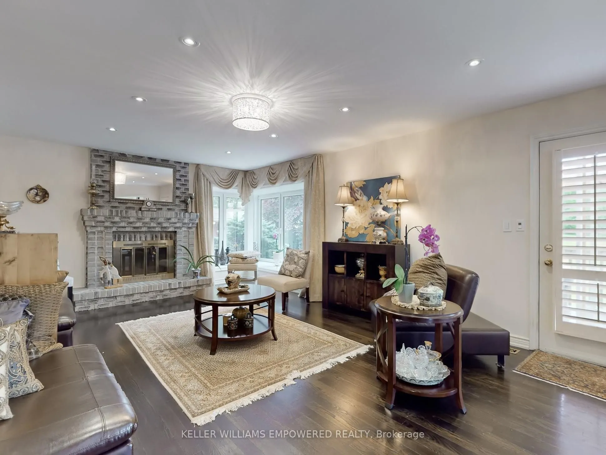 788 Woodland Acres Crescent