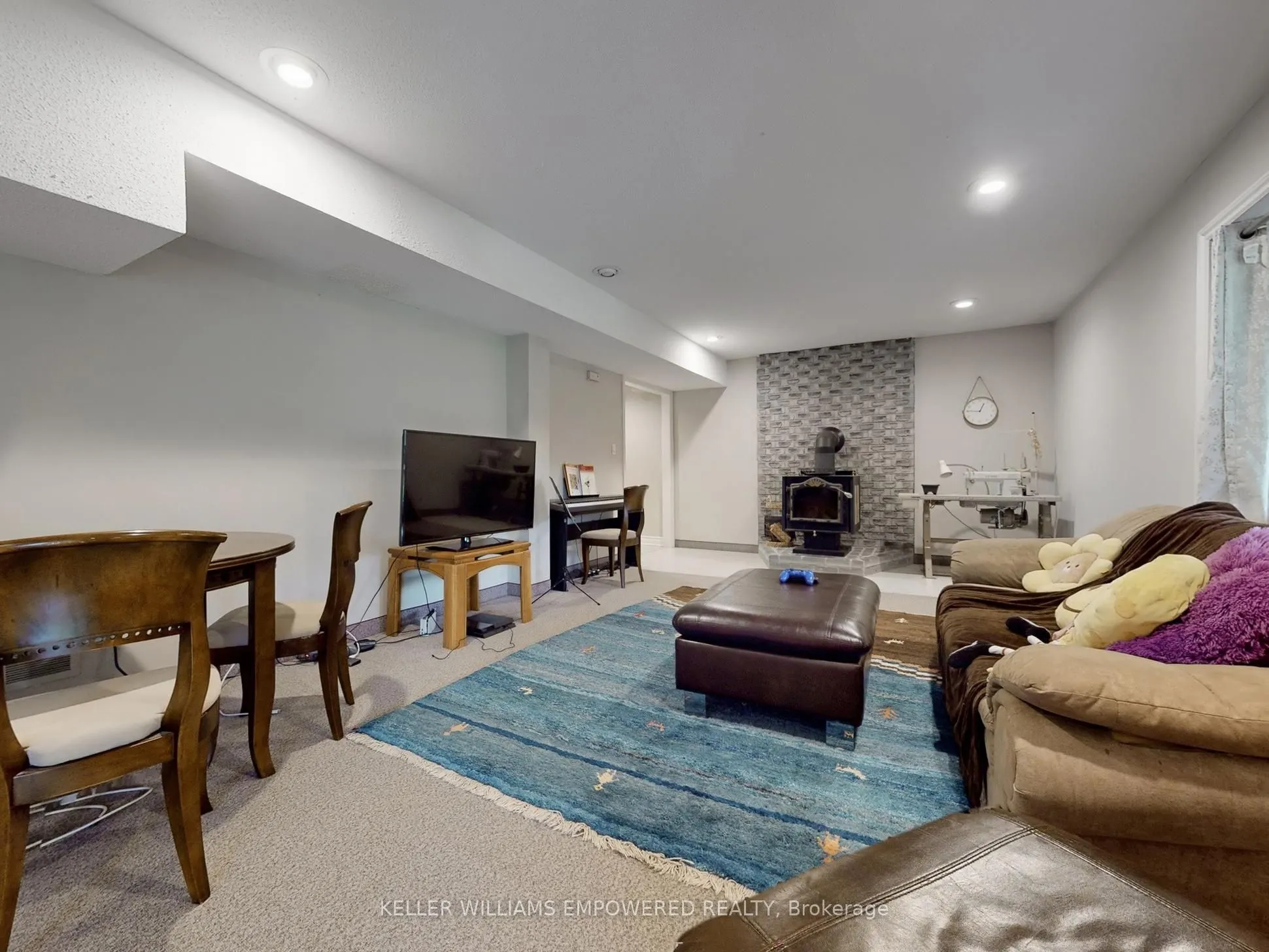 788 Woodland Acres Crescent