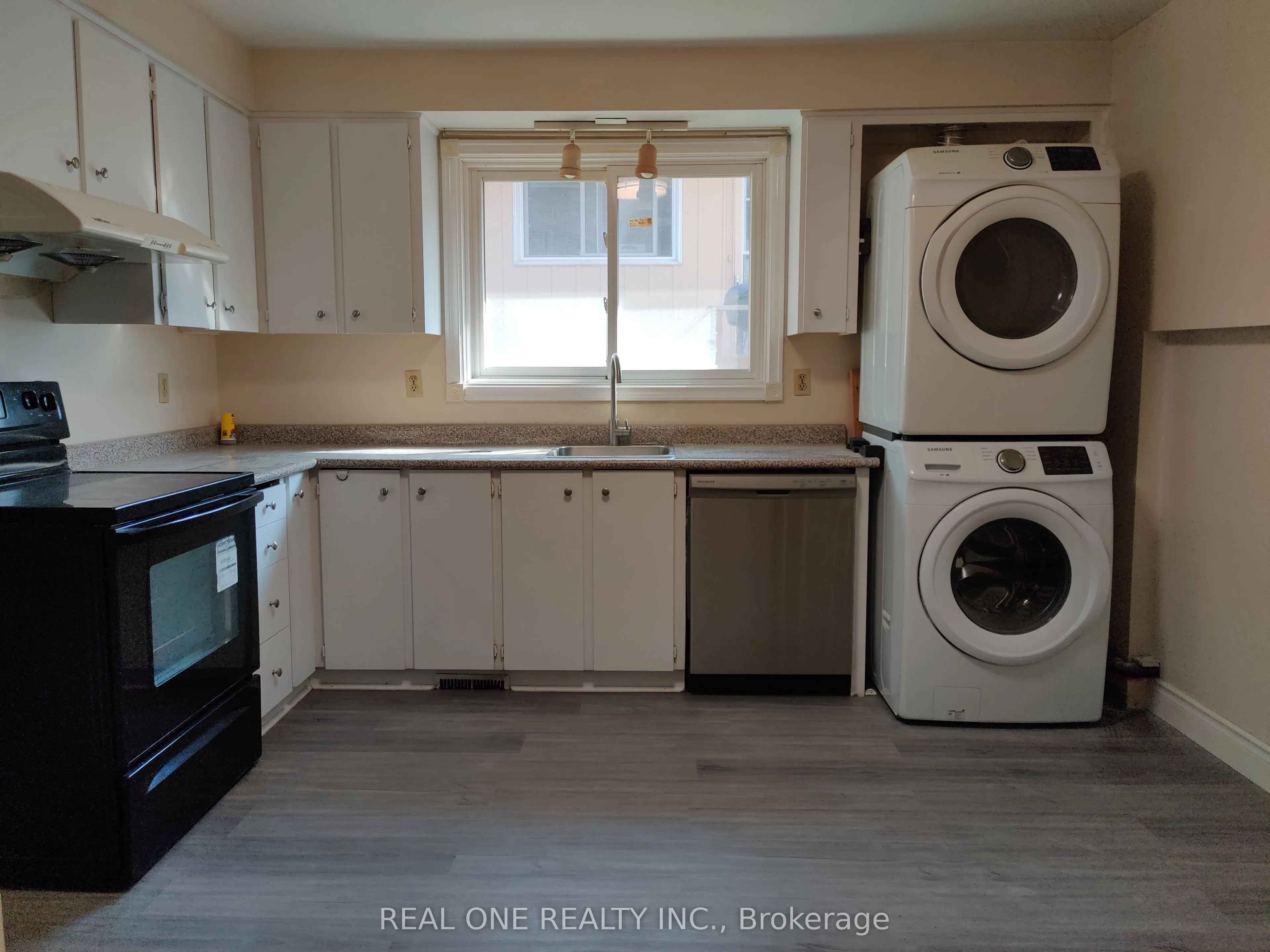 93 Southdale Drive #Upper