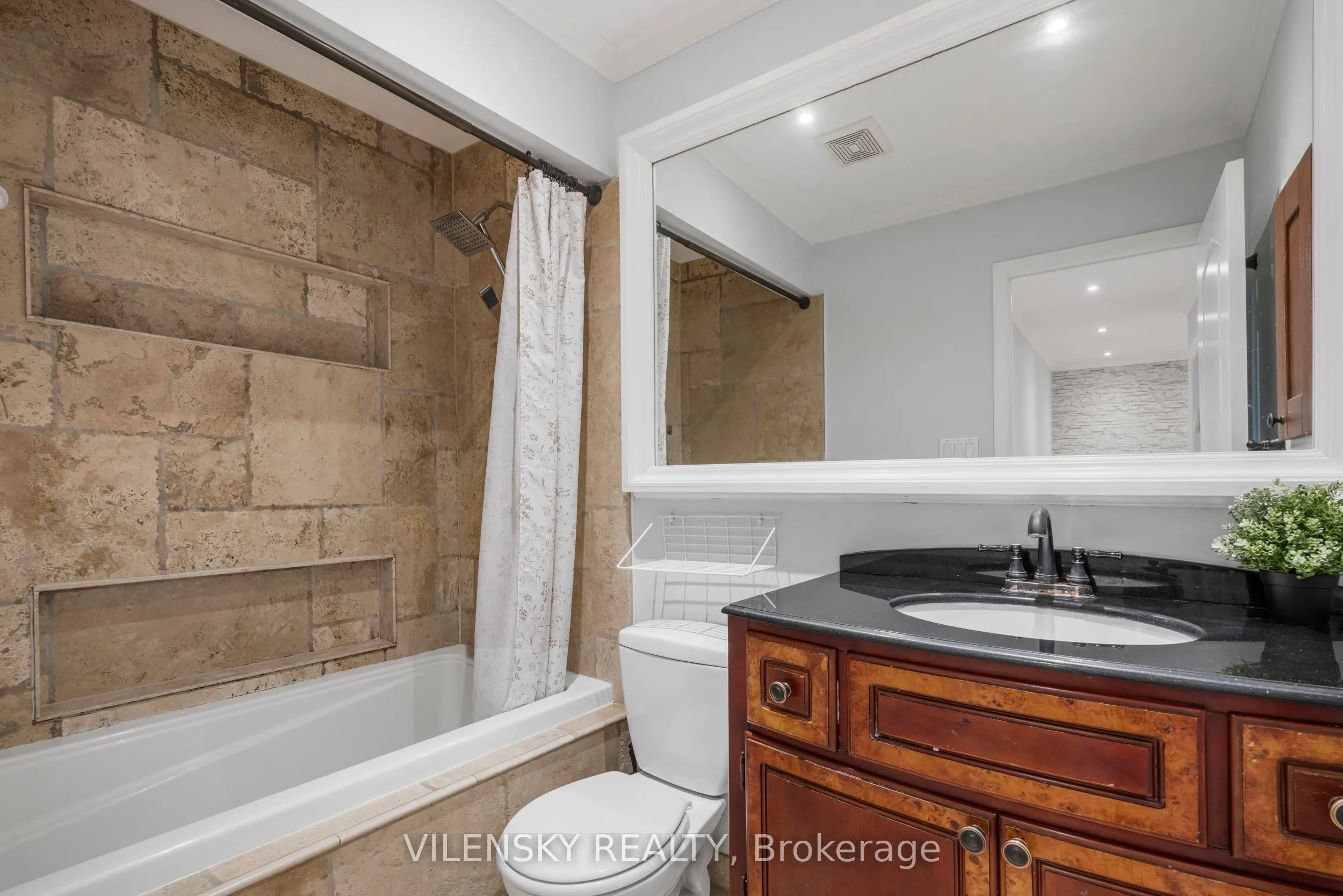 14 Poplar Crescent #19