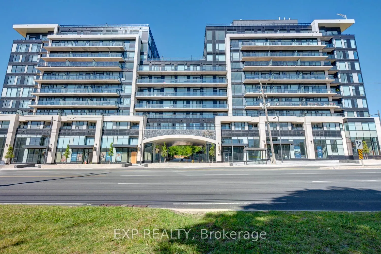 8188 Yonge Street #401