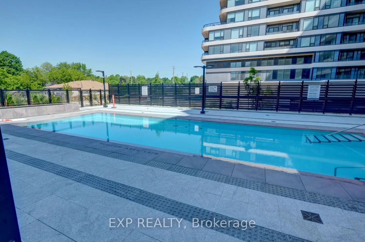 8188 Yonge Street #401