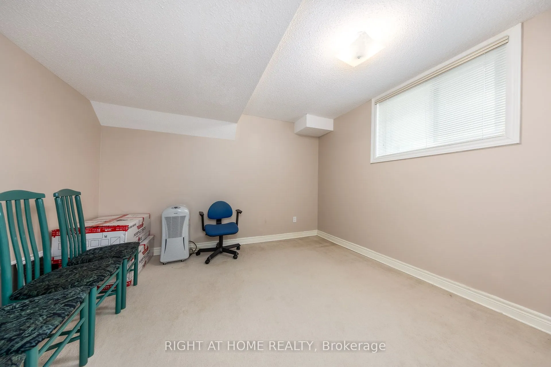 27 Addison Street