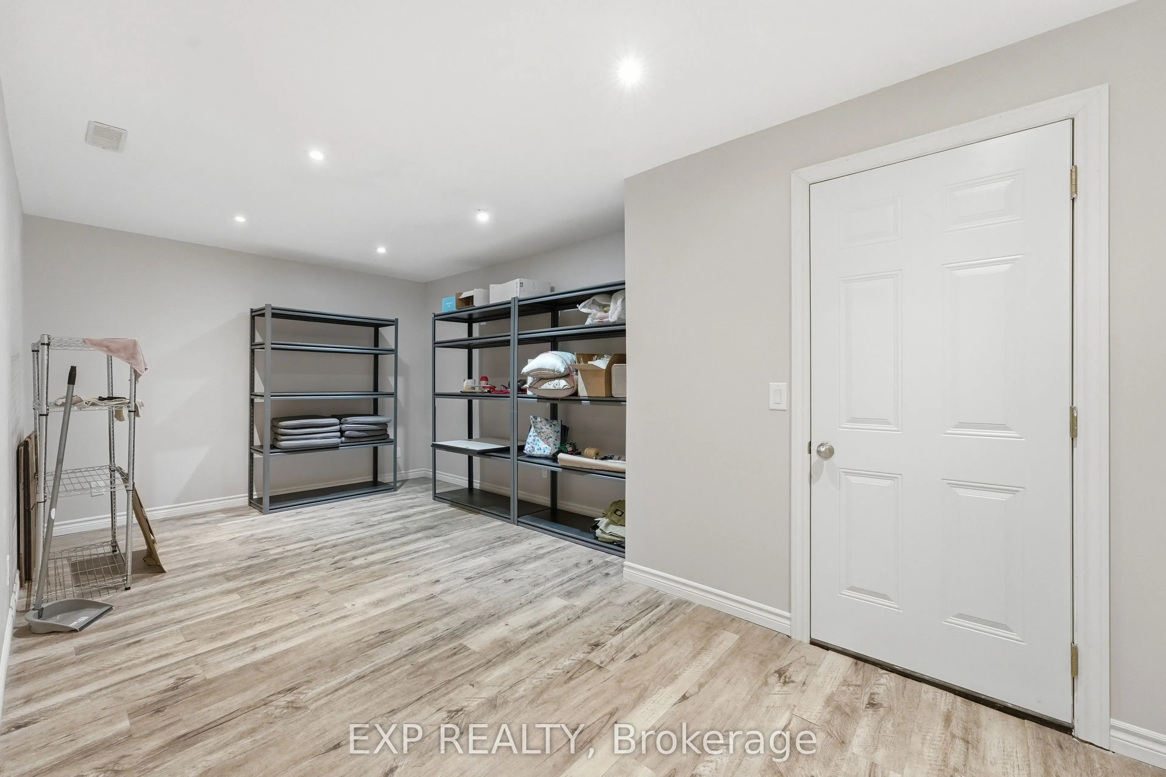 25 Manor Forest Road