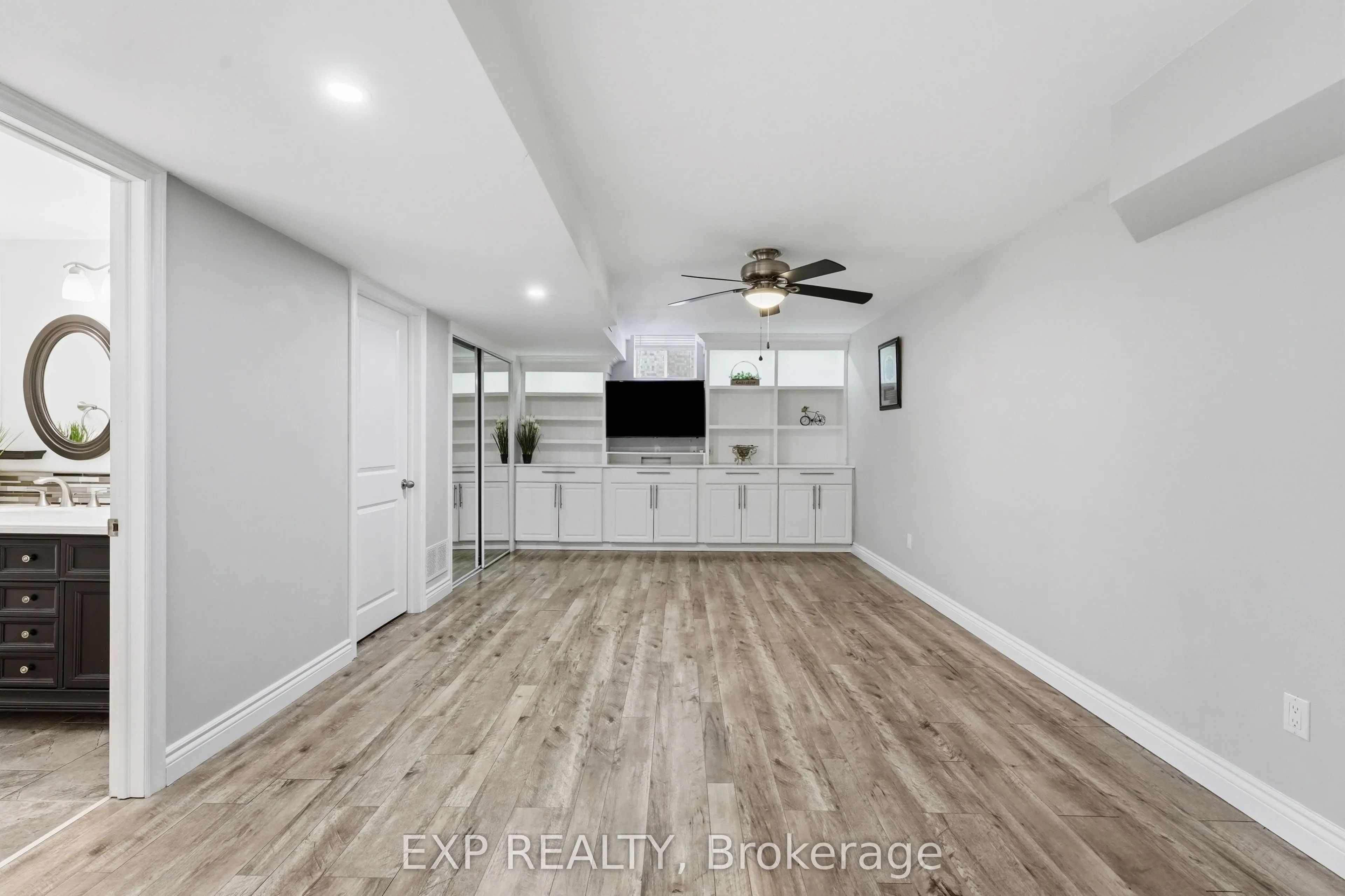 25 Manor Forest Road