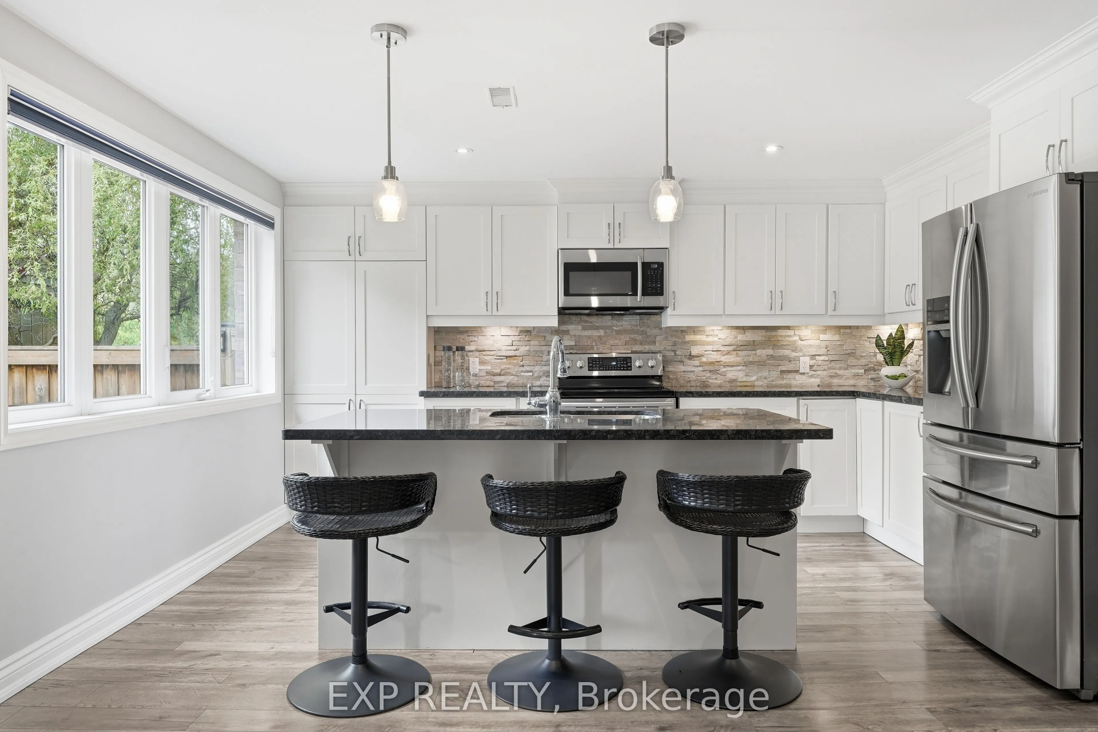 25 Manor Forest Road