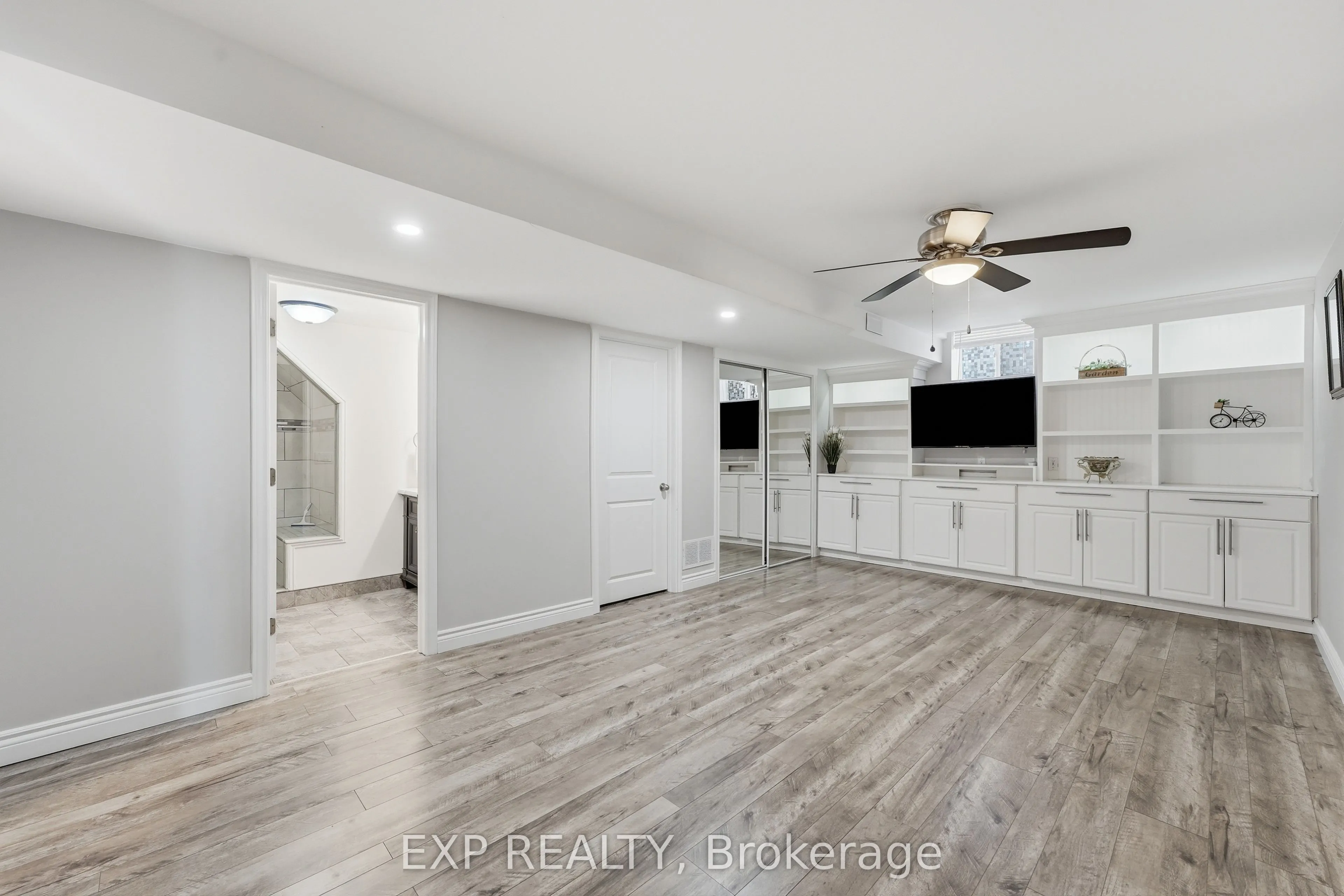 25 Manor Forest Road