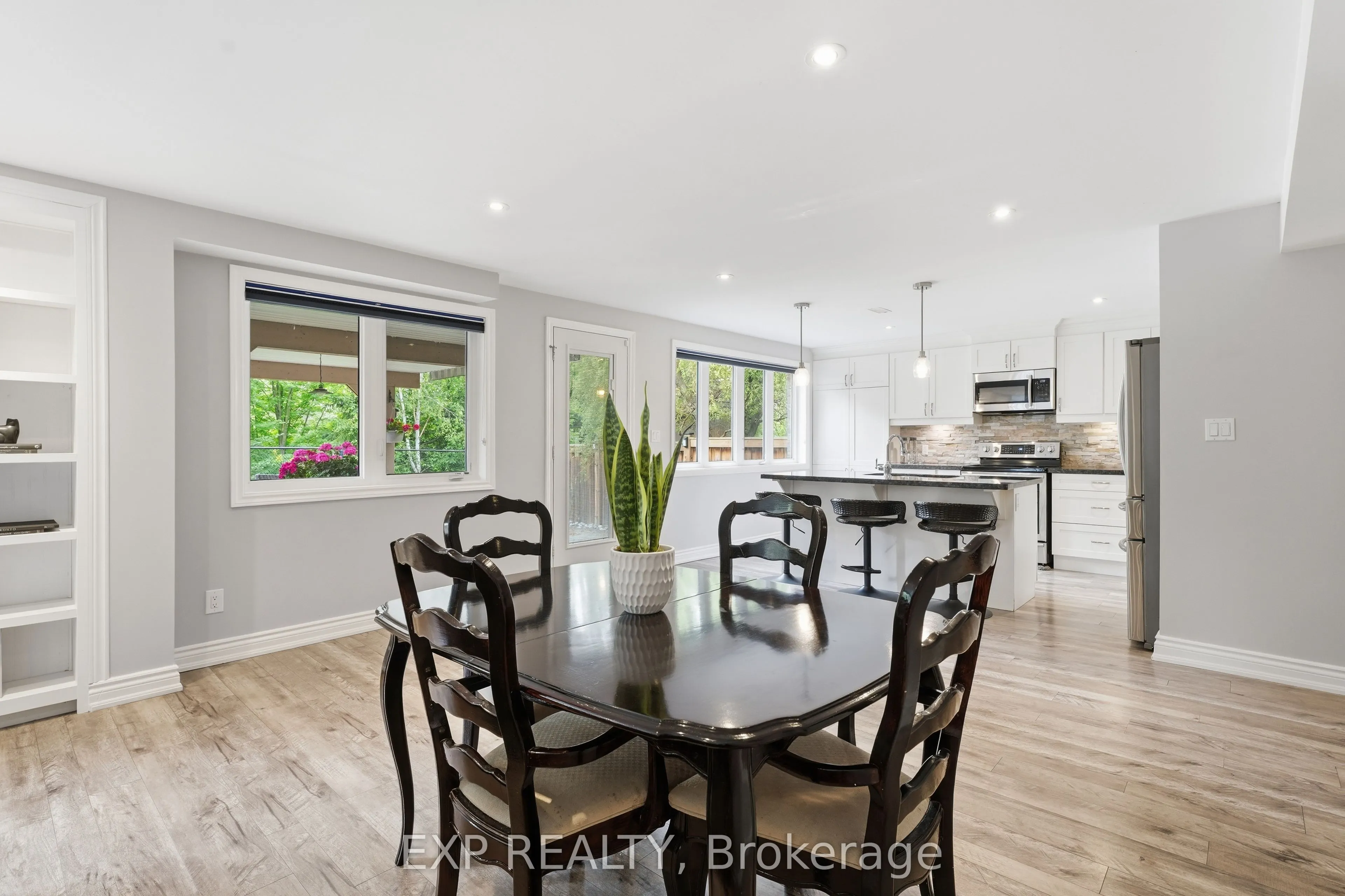 25 Manor Forest Road