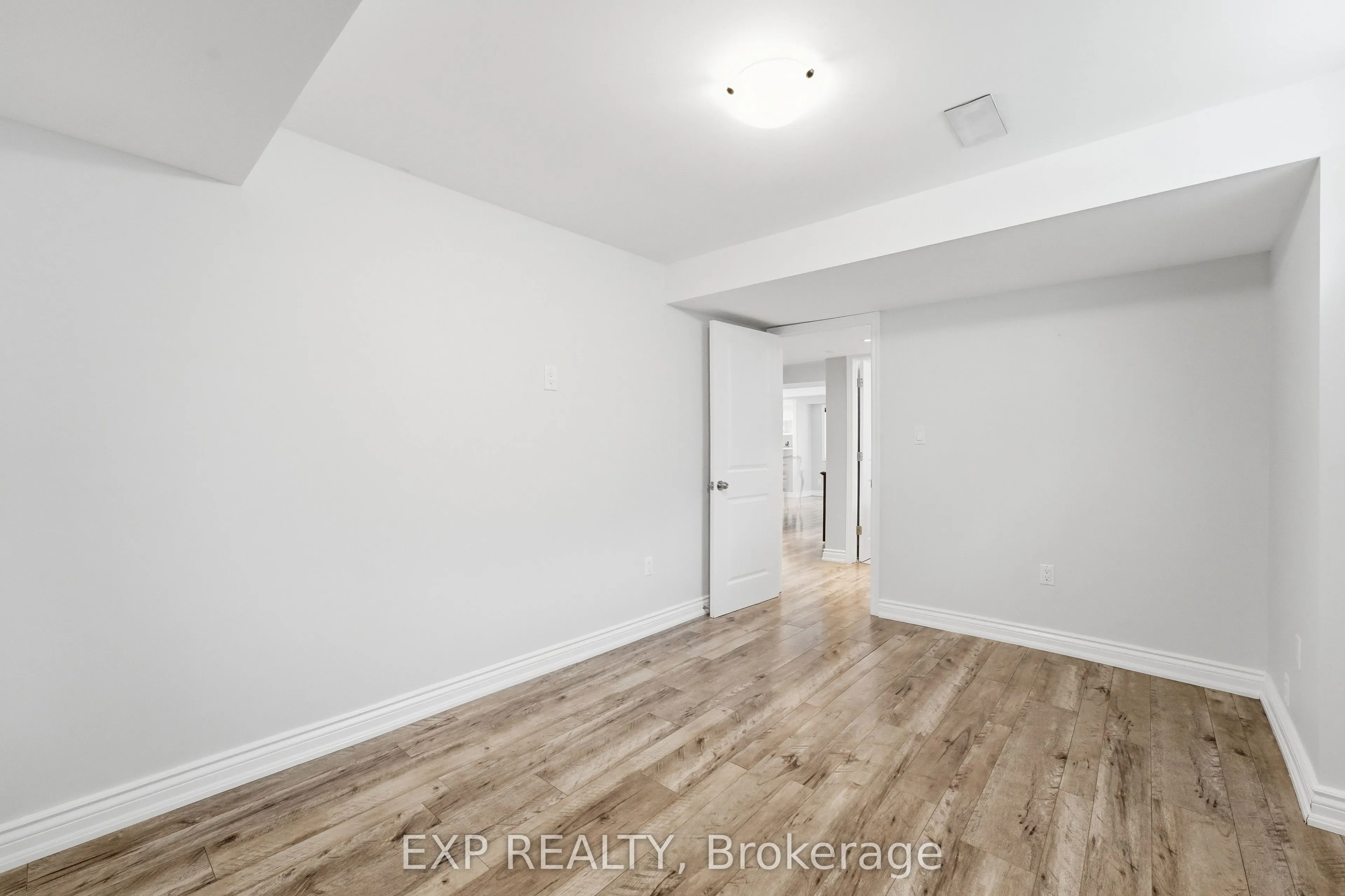 25 Manor Forest Road